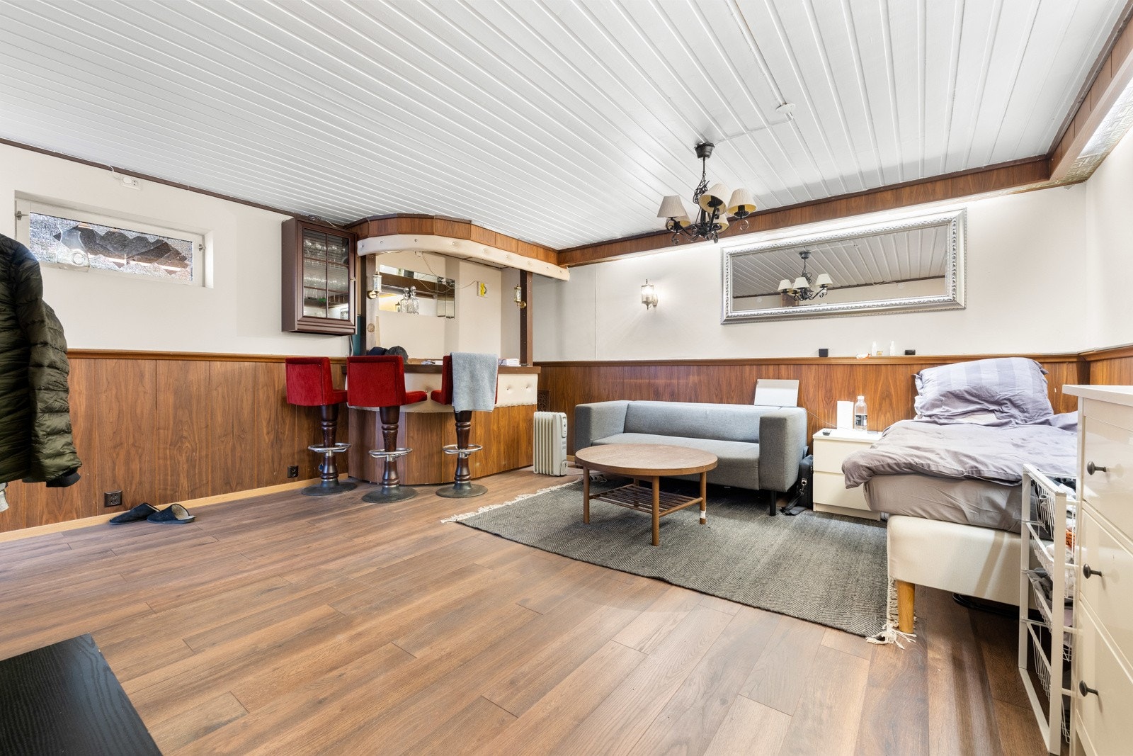 Kjellerstue benyttet som hybel (ikke godkjent for varig opphold) Galleribilde