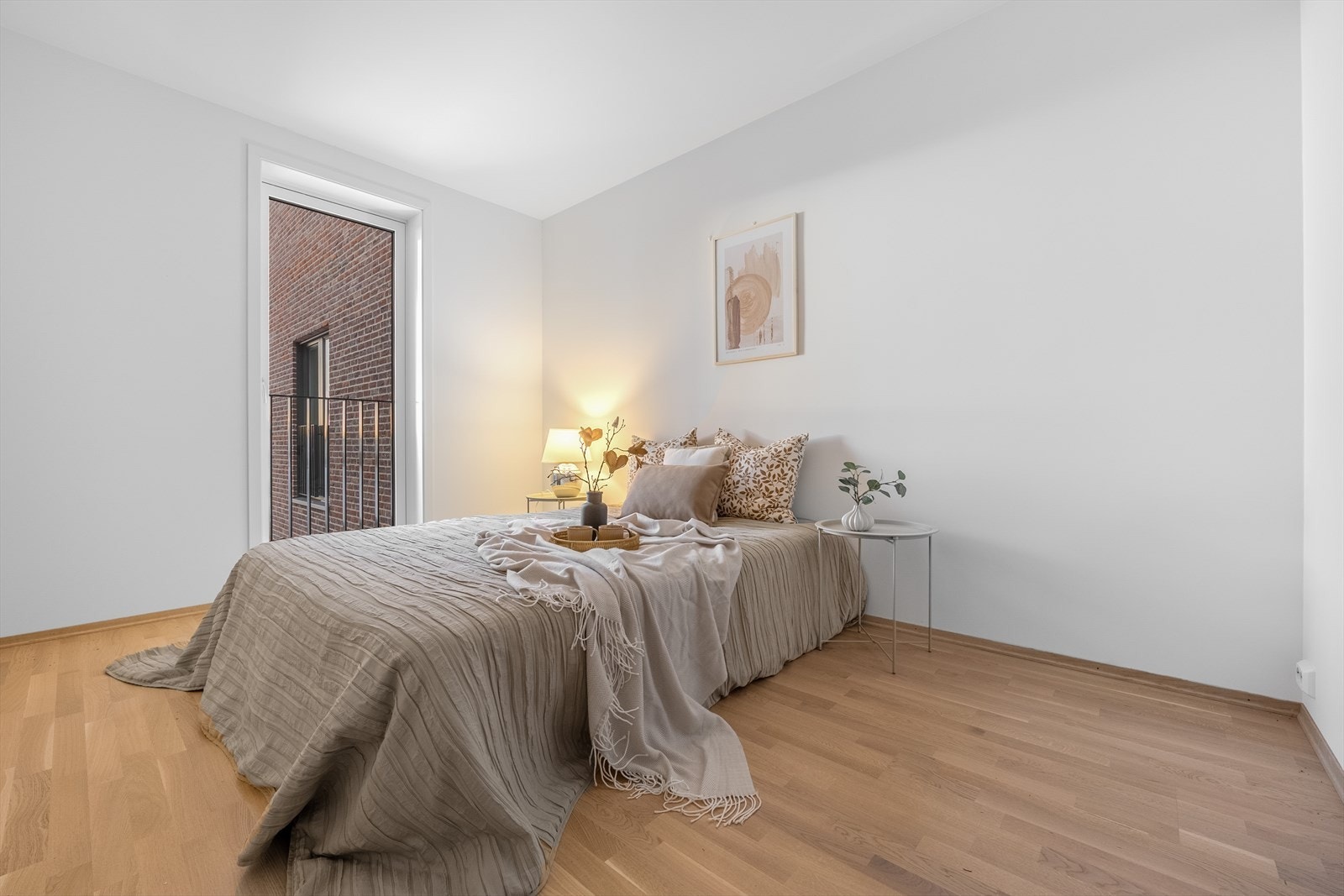 Hovedsoverommet er av god størrelse med franskbalkong. Galleribilde