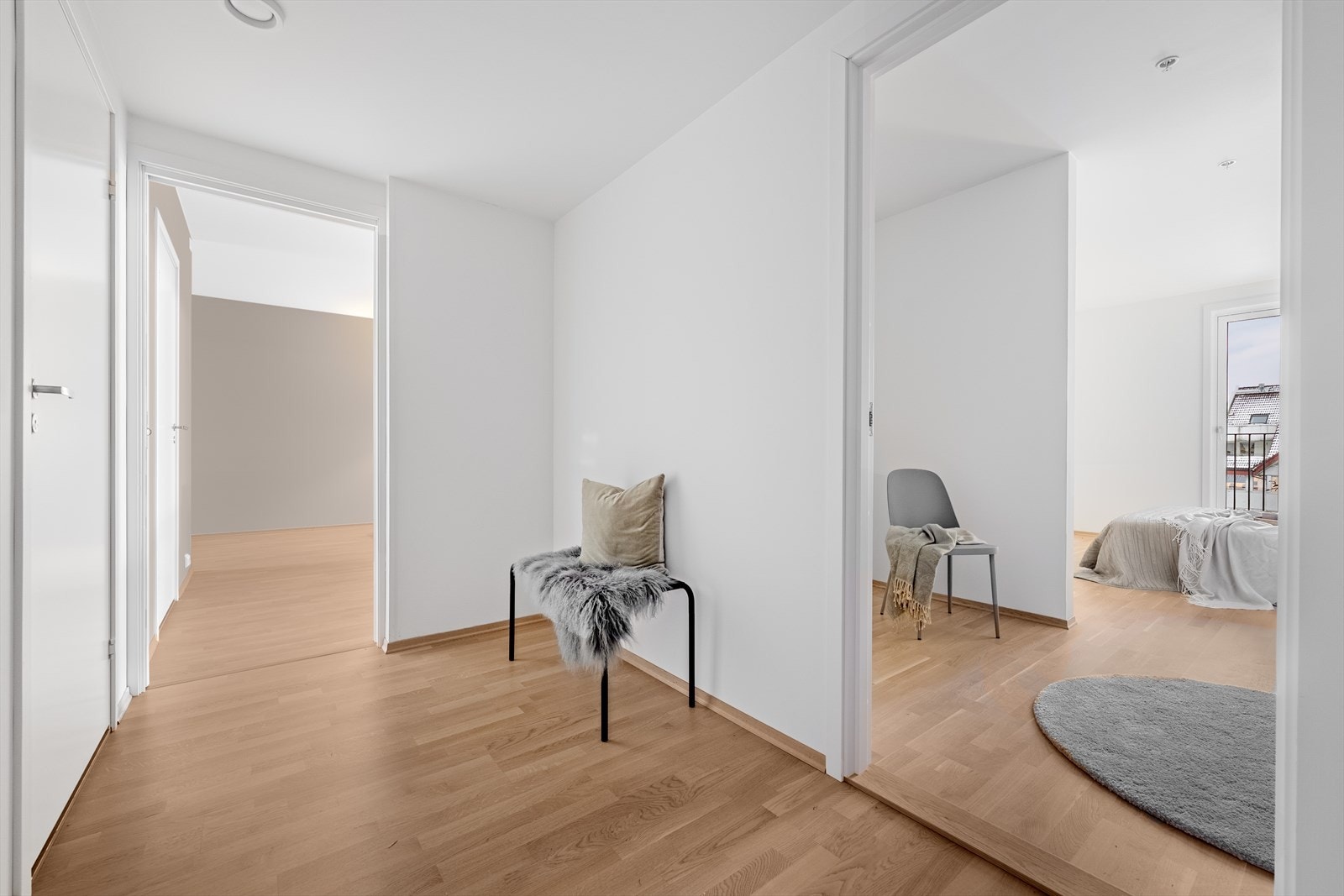 Velkommen inn i B401! Leiligheten har en romslig entre, med god plass til garderobeløsning. Galleribilde