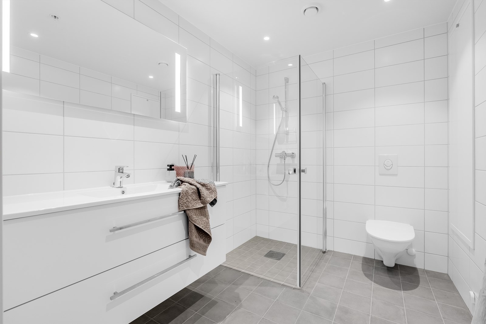 Helfliset baderom. Galleribilde