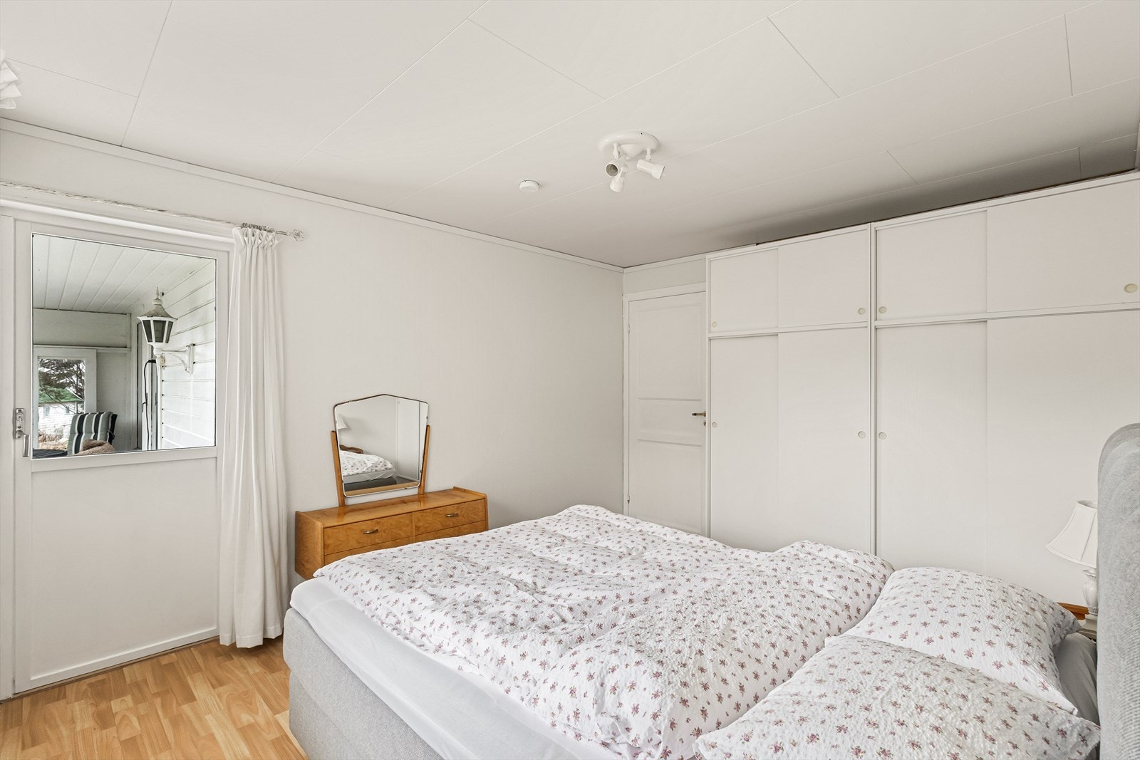 Soverommet er av god størrelse og har godt med skapplass. Galleribilde