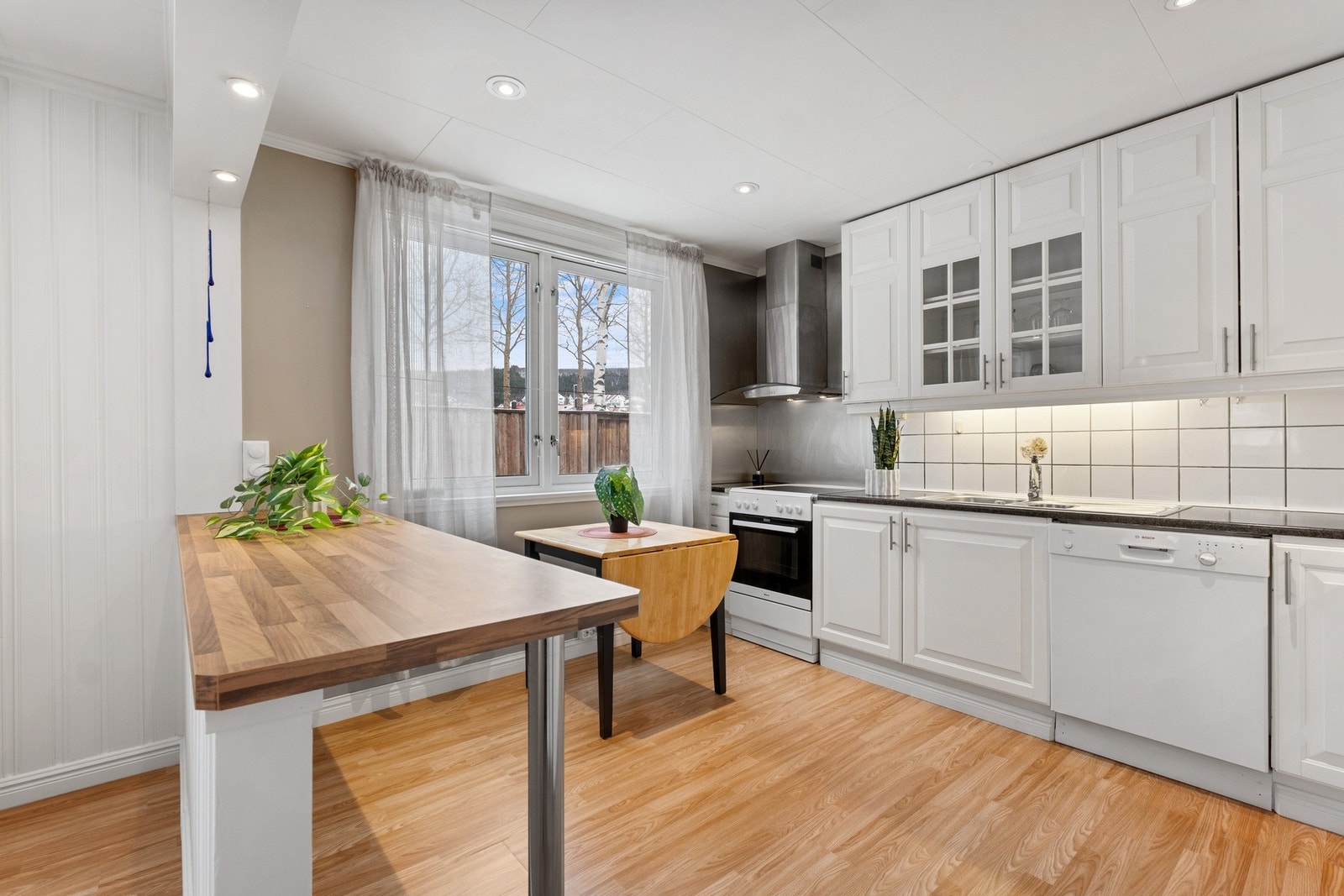 Attraktiv kjøkkensone med halvøy! Galleribilde