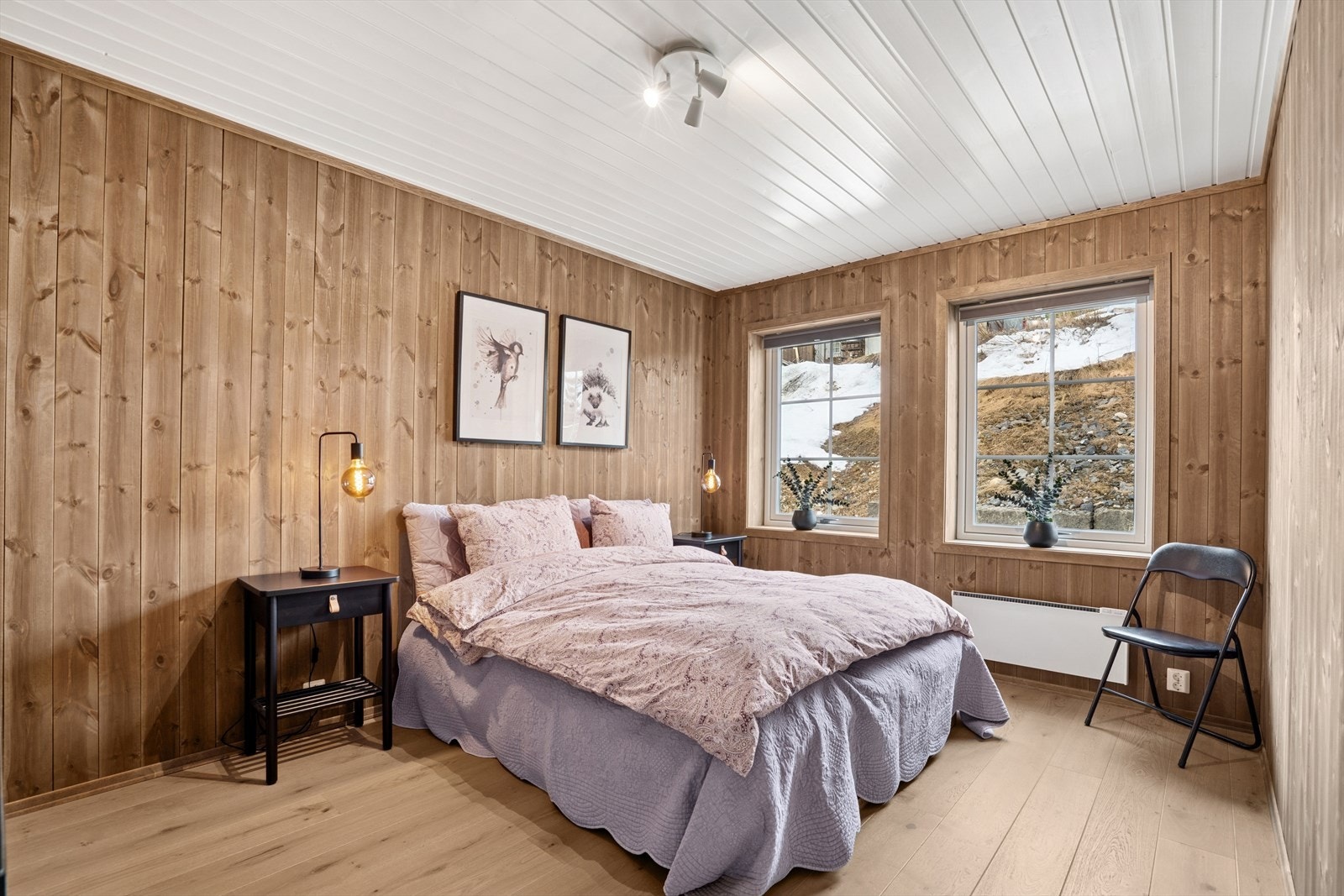 Leiligheten har tre gode soverom med plass til stor seng. Galleribilde