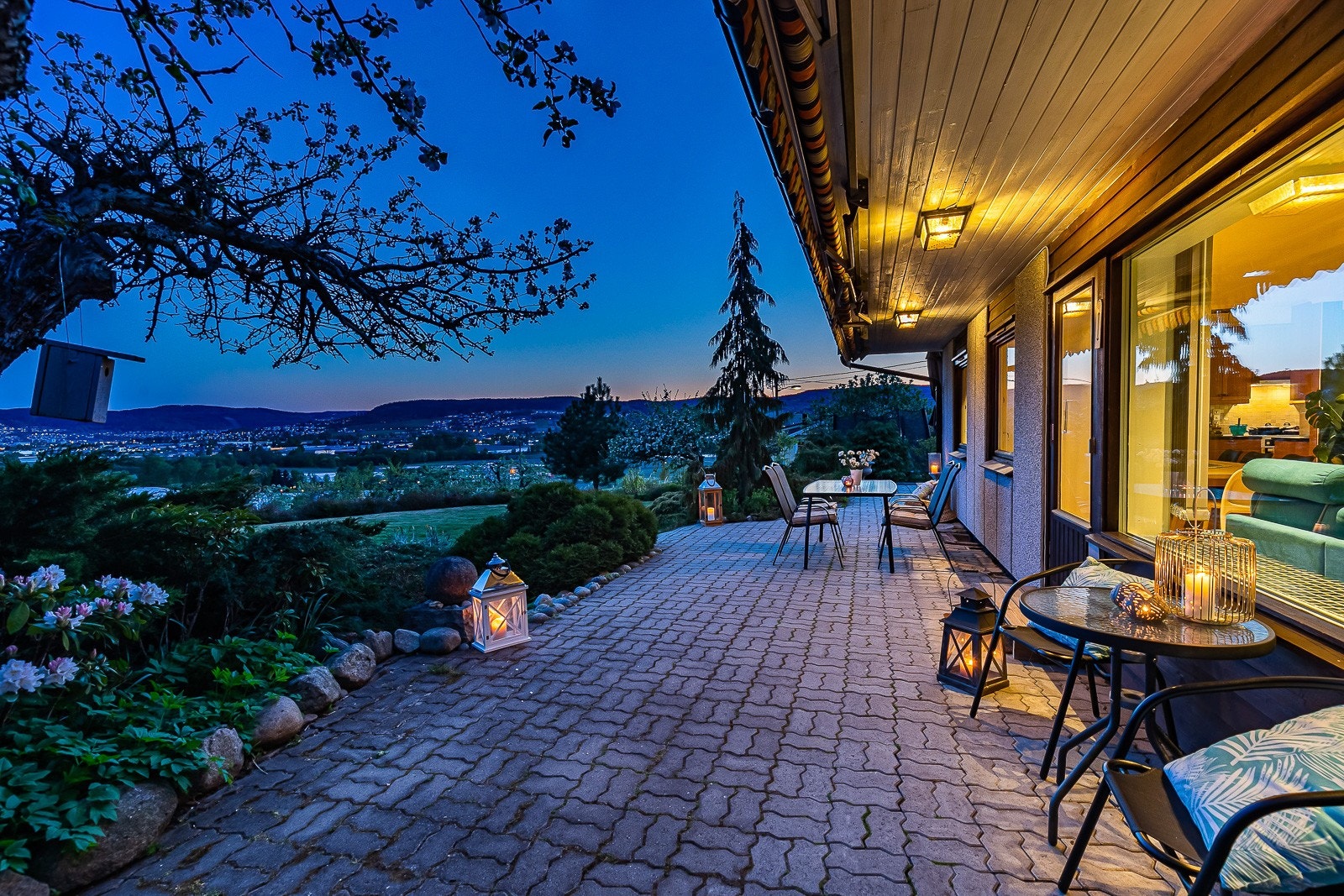 Kveldsstemning ute Galleribilde