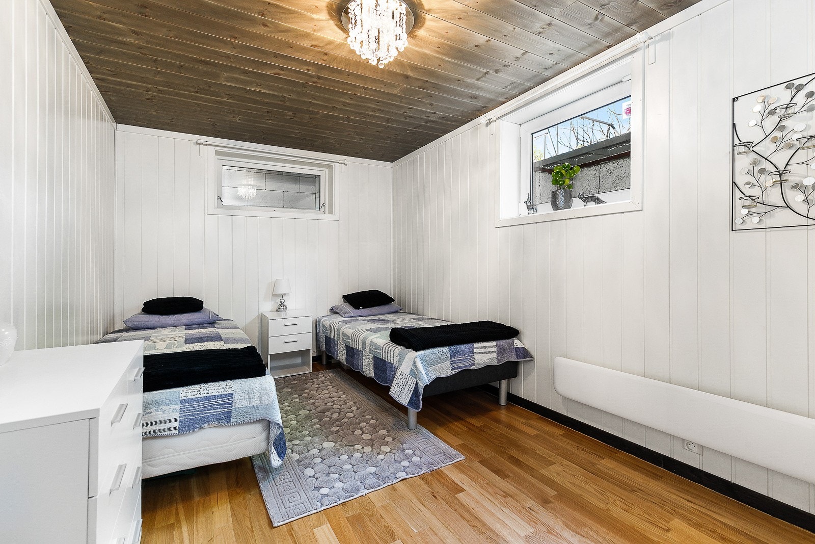 Disponibelt rom i kjeller, tidligere brukt som gjesterom Galleribilde