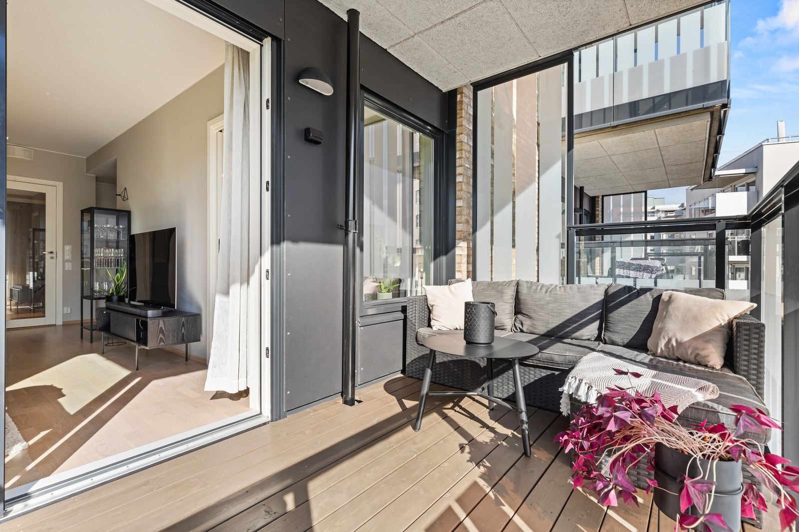 Skyvedør fra stuen ut til balkongen. Galleribilde