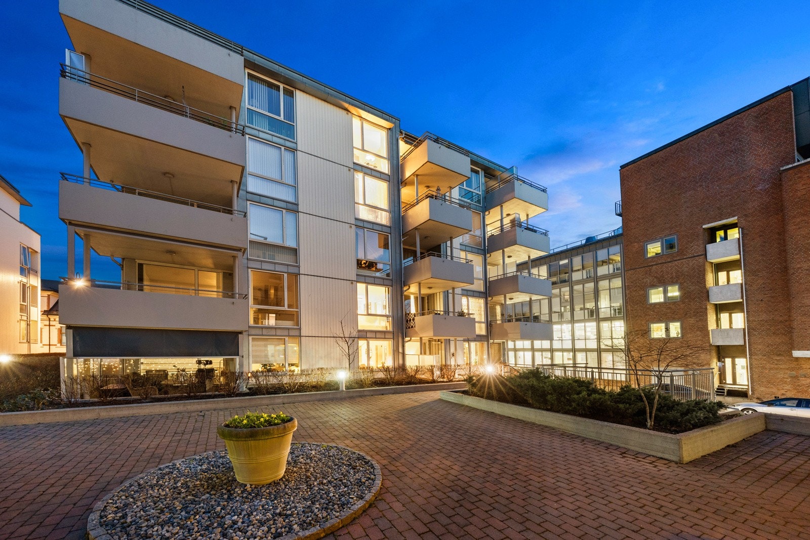 Felles gårdsrom. Galleribilde