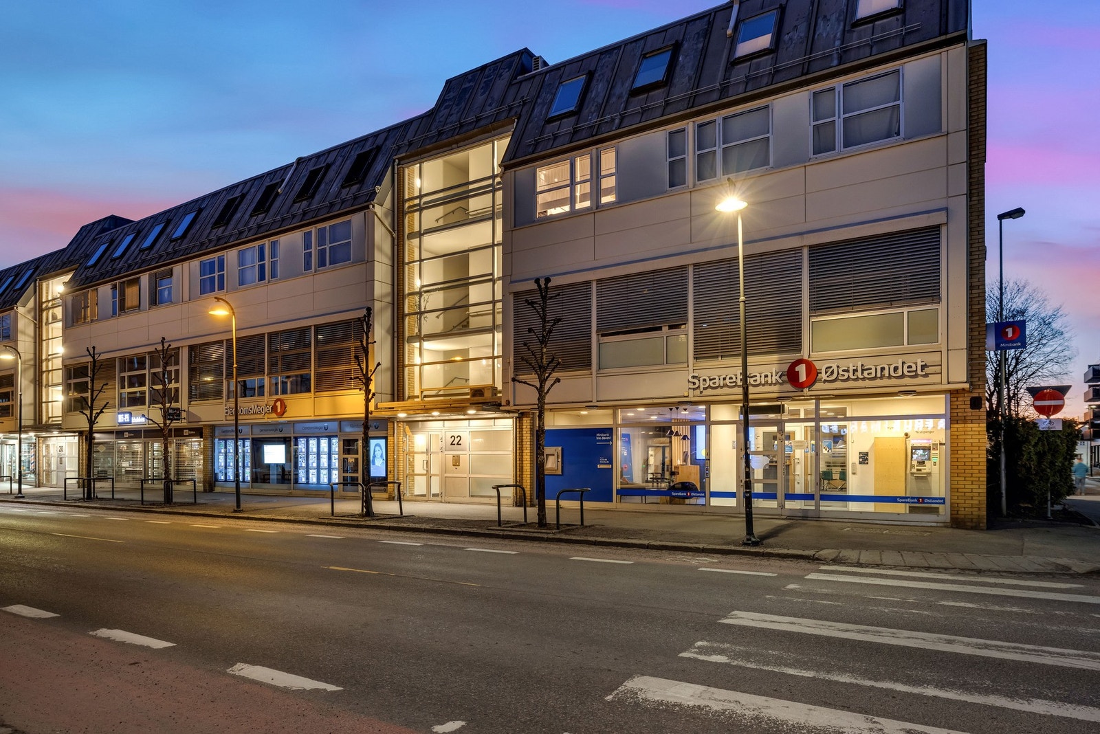 Bygget har heis og felles trappeoppgang med callinganlegg. Galleribilde