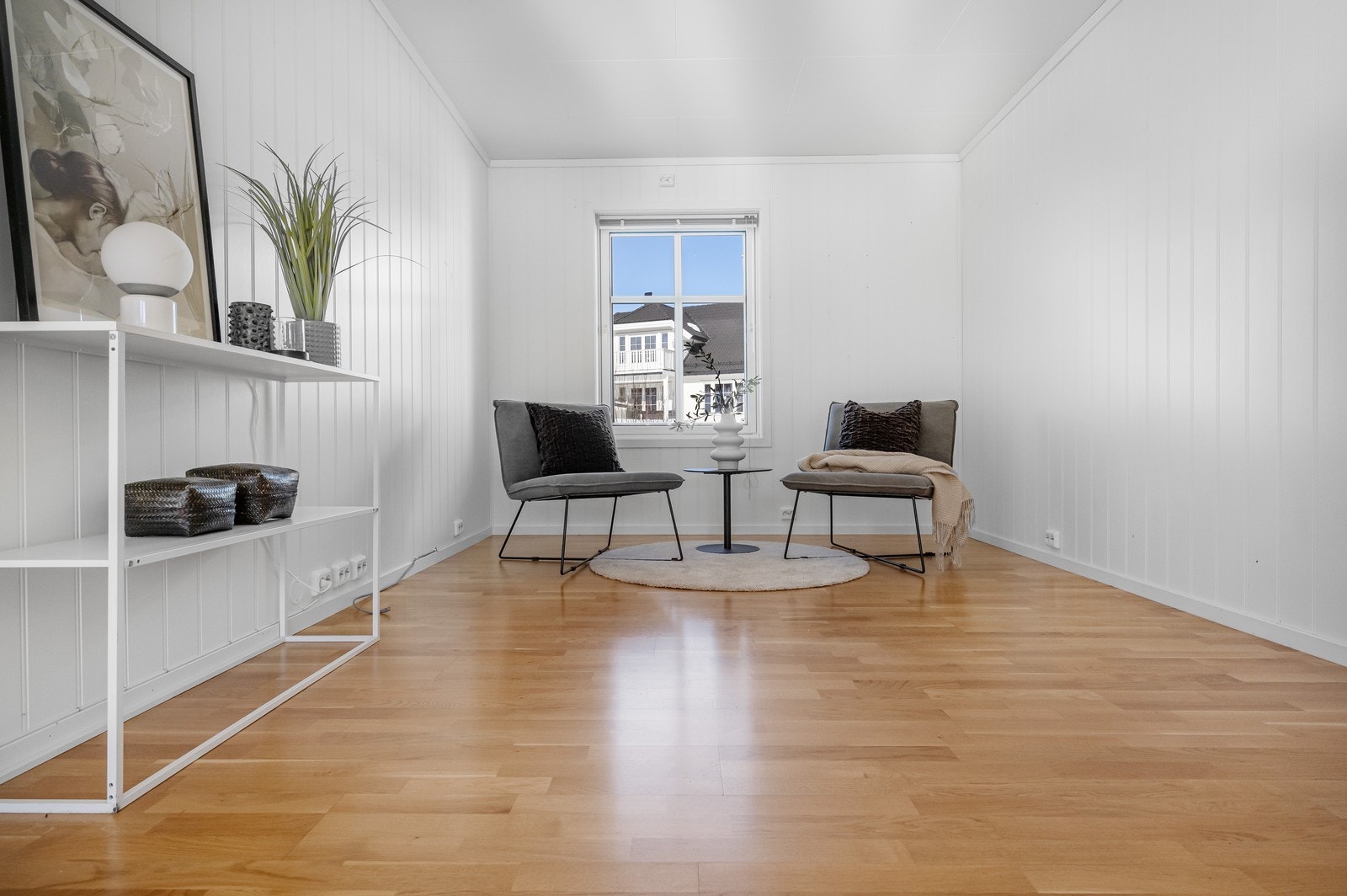 Denne delen av stuen passer som enten TV-stue eller spisestue. Galleribilde