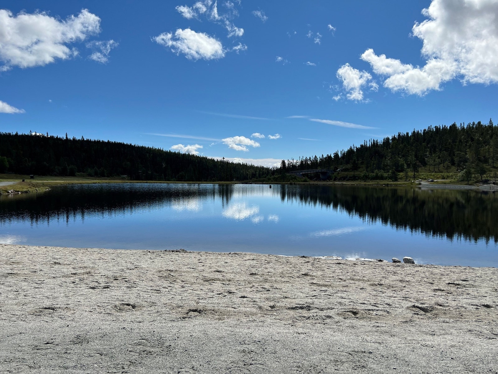 Strandliv på resorten. Galleribilde