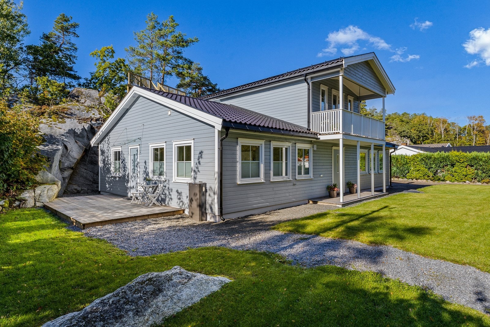 Den godkjente leiligheten gir gode muligheter for utleie eller som en fleksibel del av boligen. Galleribilde