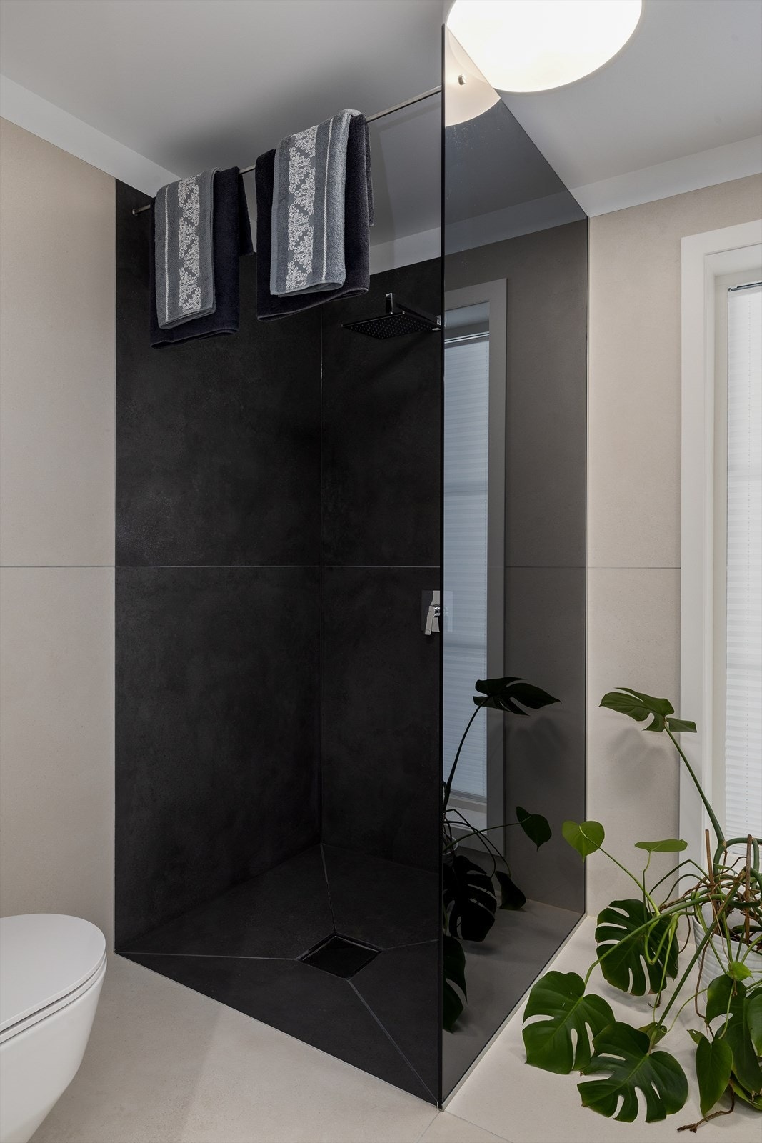 Praktisk dusjhjørne for en rask og effektiv start på dagen. Galleribilde