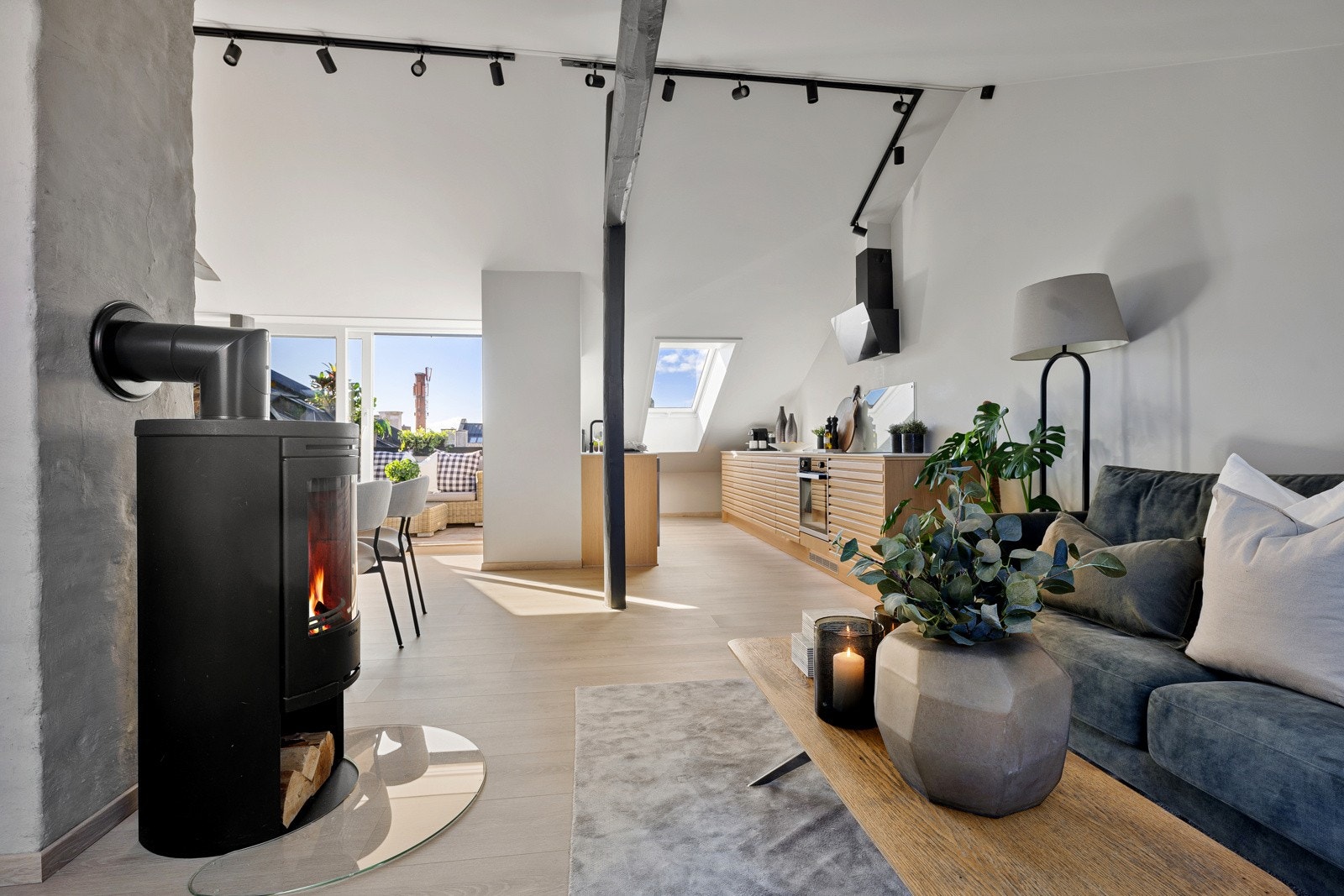 Nyoppusset lekker 3-roms m/fantastisk sydvestvendt terrasse m/utsikt Galleribilde