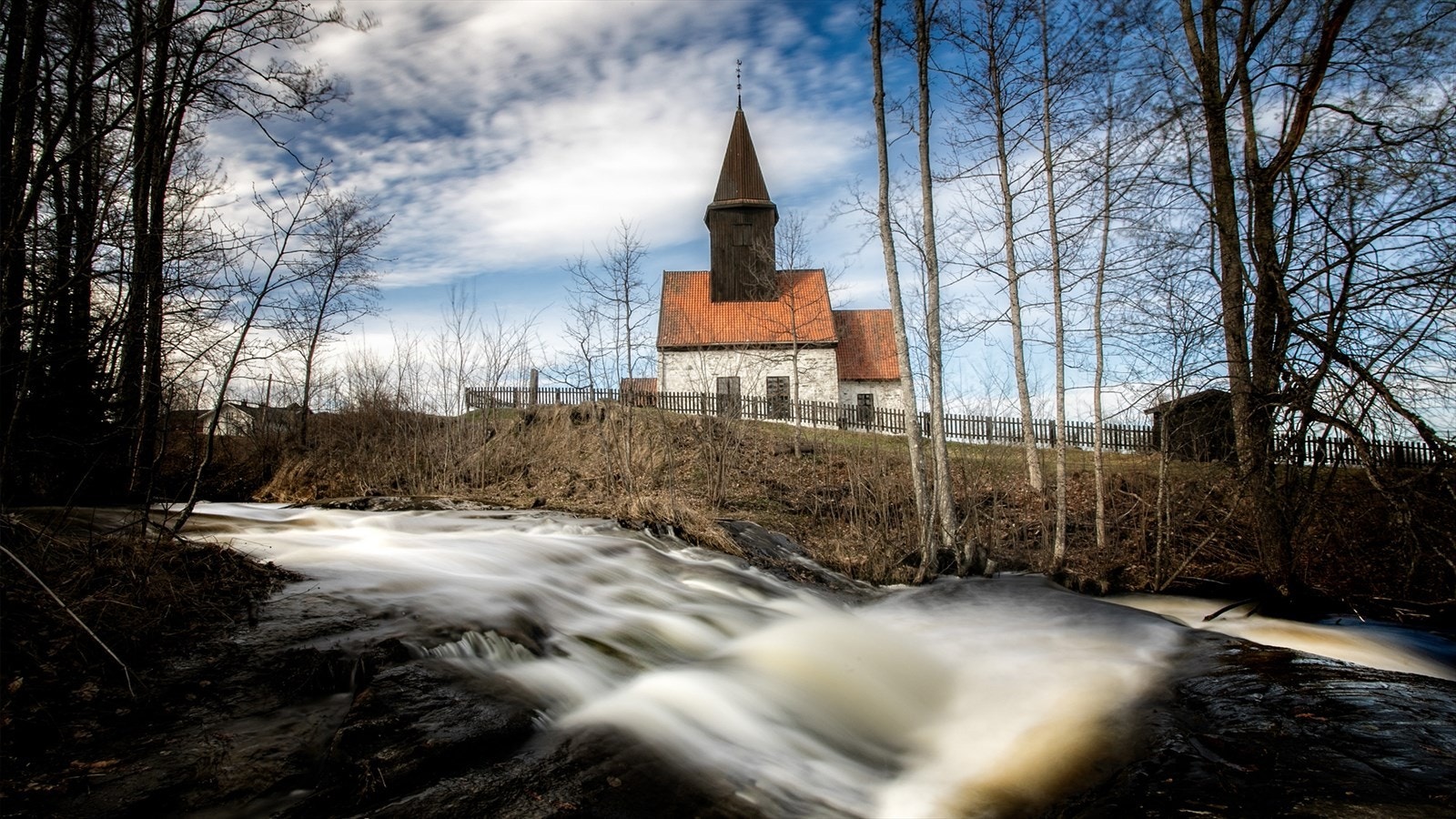 Fiskum-panorama-Fiskum-kirke Galleribilde