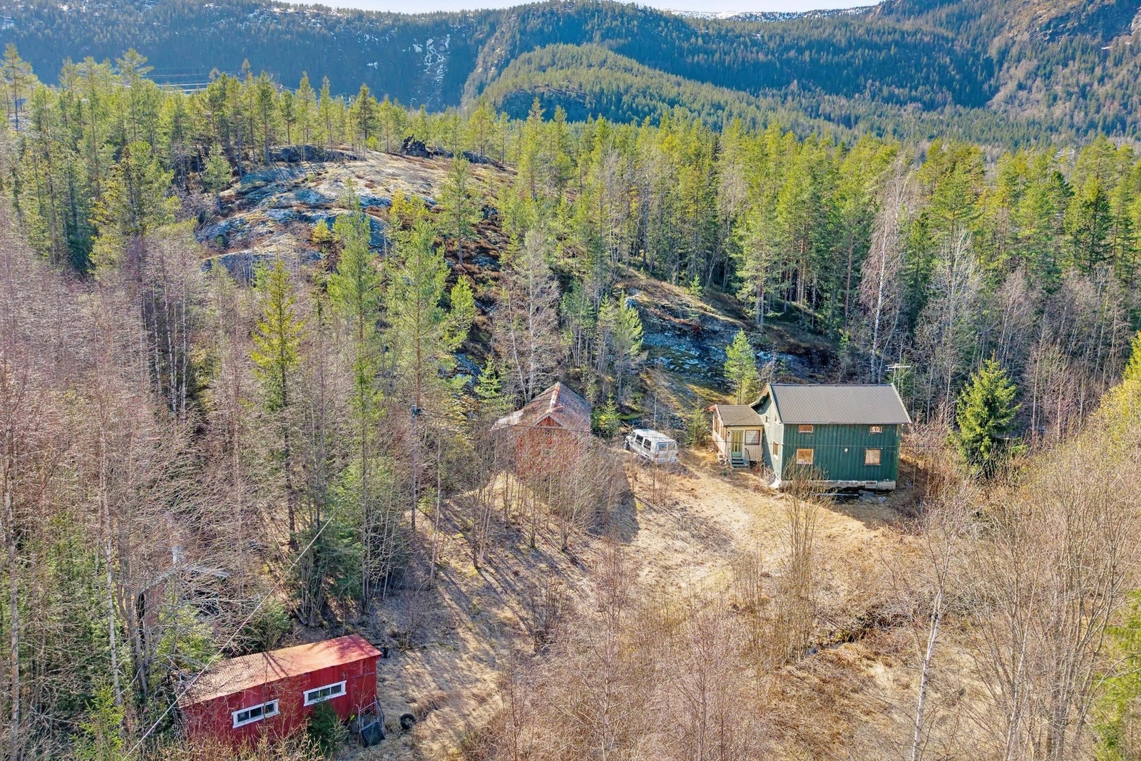 For deg som setter pris på det unike, står det en gammel Chevrolet i gårdsplassen som gir stedet karakter og et nostalgisk preg. Galleribilde