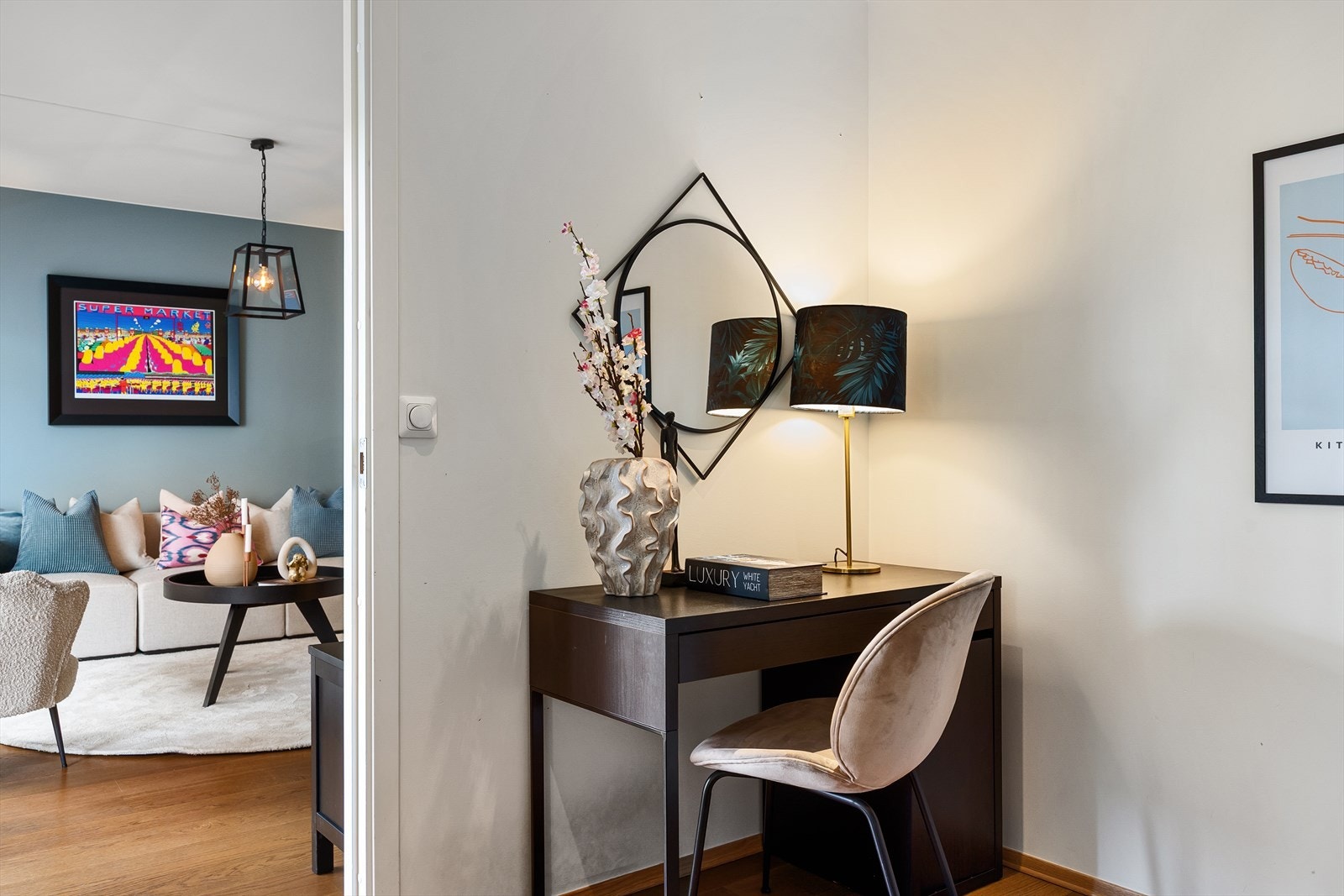 Det er et allsidig rom som passer perfekt som barnerom, gjesterom eller hjemmekontor, tilpasset dine behov. Galleribilde