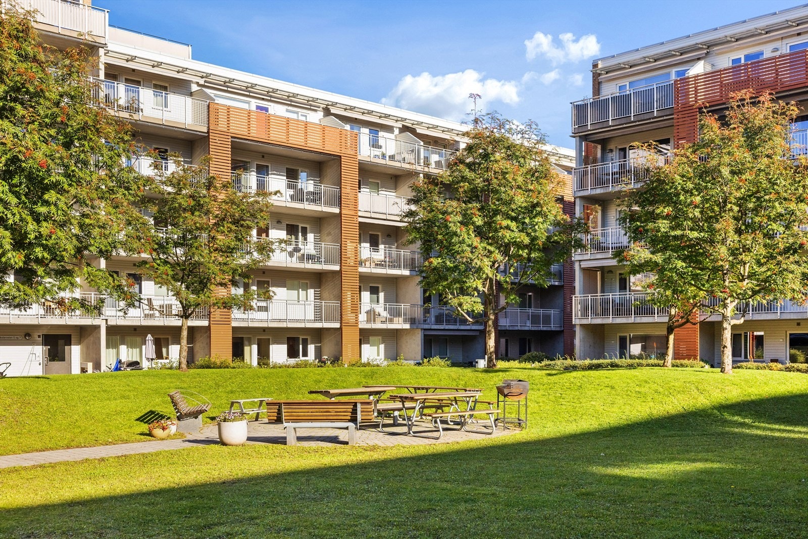 Velforeningen står bak Løren-løpet, Lørendagene, Barnas dag og den årlige julegrantenningen med nissebesøk. Galleribilde