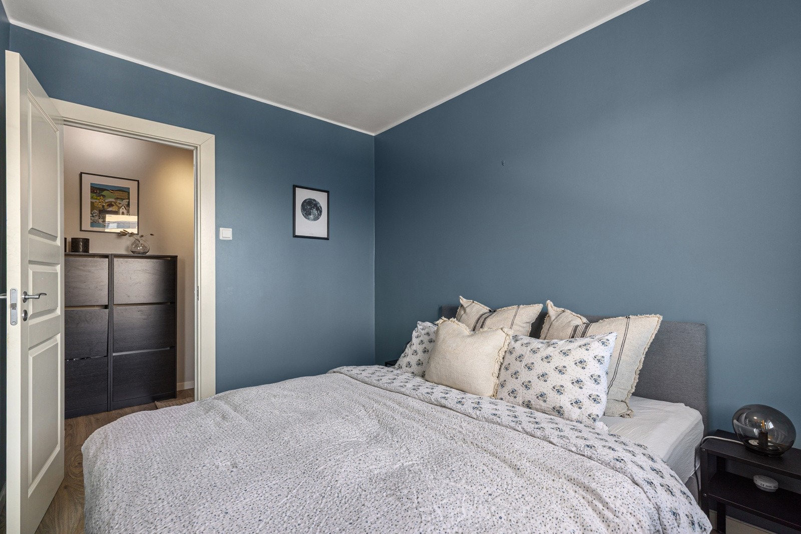 God plass til dobbeltseng Galleribilde