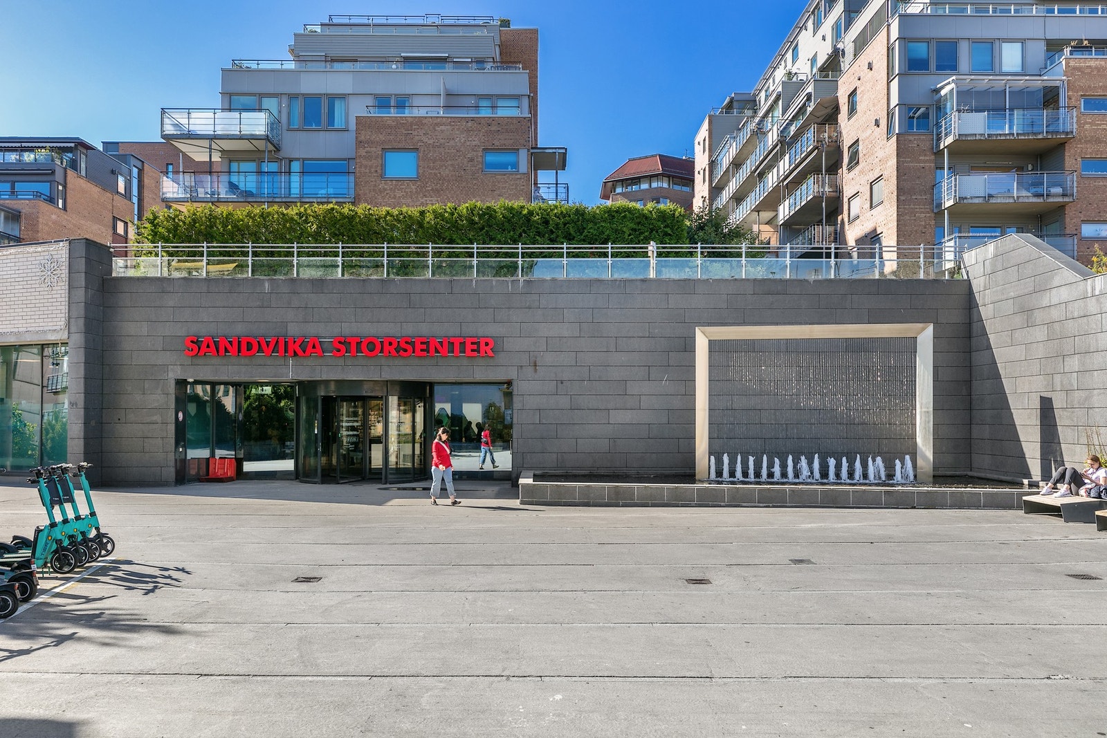 Sandvika Storsenter er et av Norges største, med rundt 2oo ulike forretninger og tjenesteytere Galleribilde