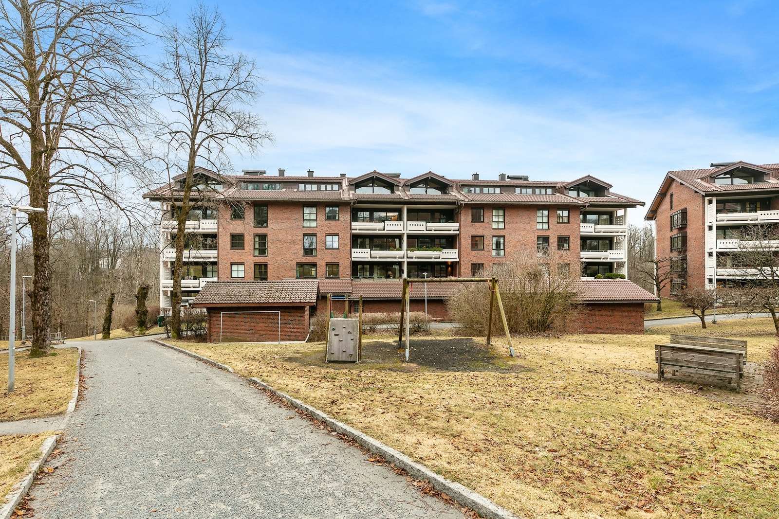 Fellesområder med asfalterte internveier Galleribilde