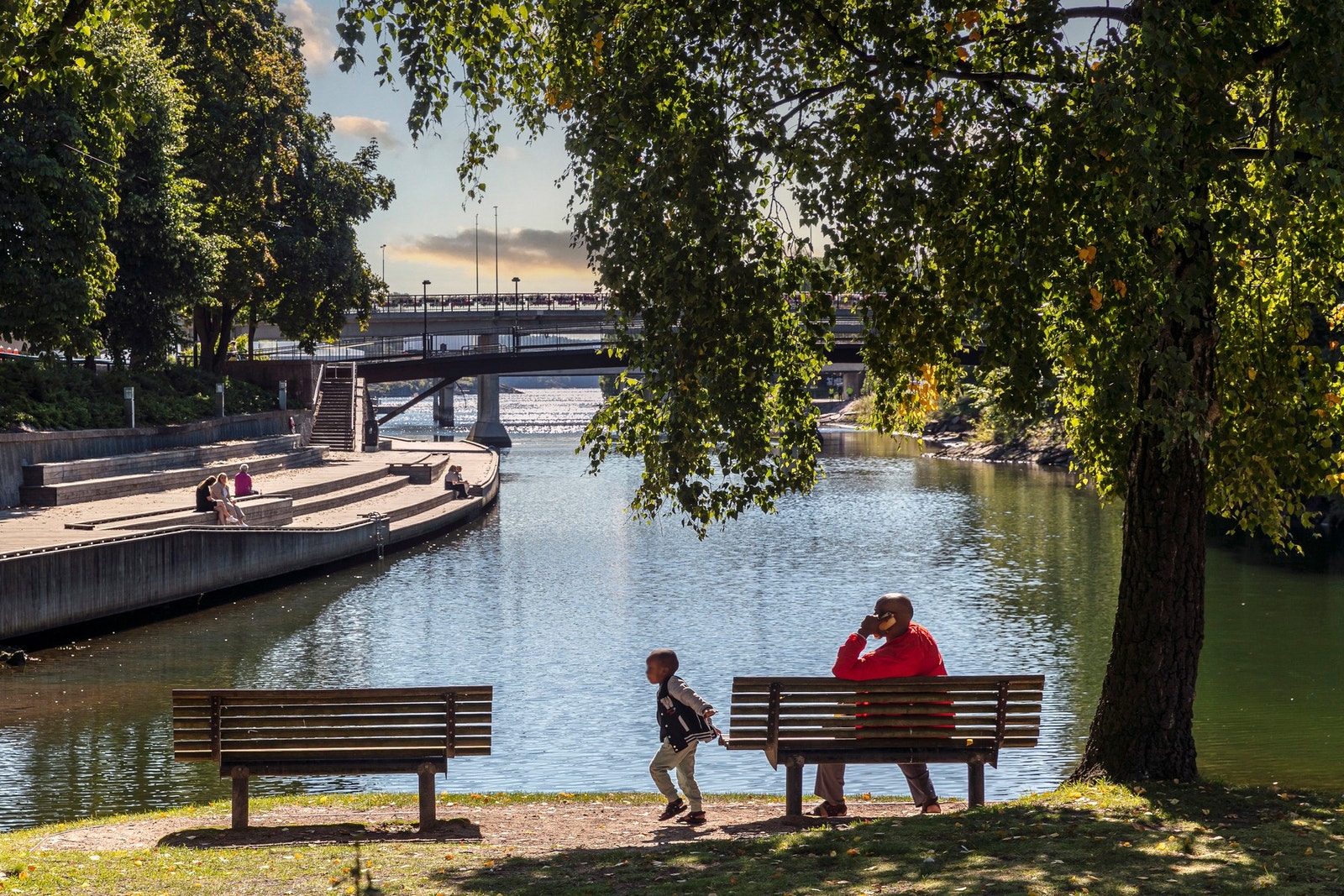 Elvelangs i Sandvika Galleribilde