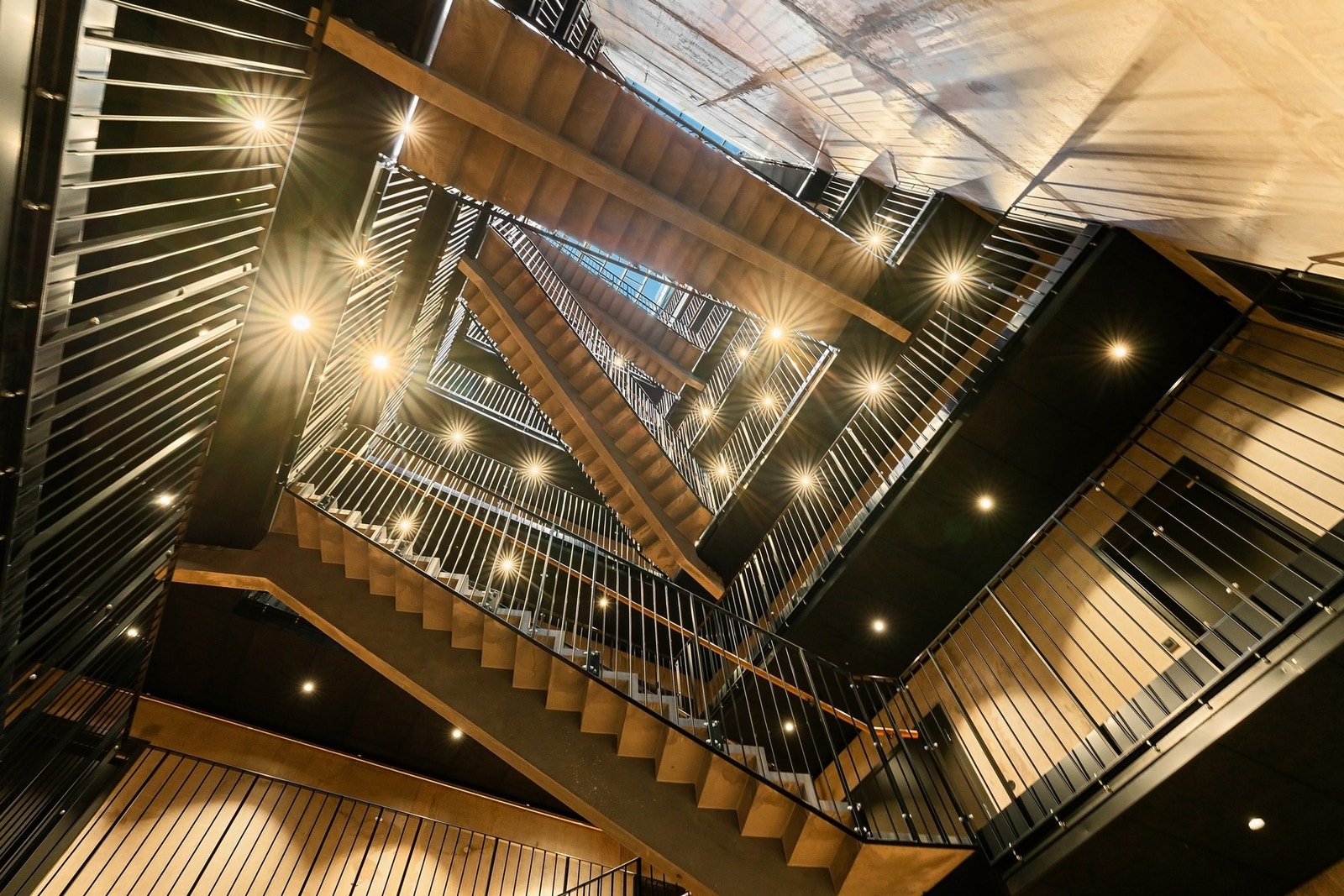 Sjelden mulighet til a? skaffe seg en av de mest ettertraktede leilighetene i dette prisbelønnede prosjektet som vant arkitekturprisen i 2020. Galleribilde