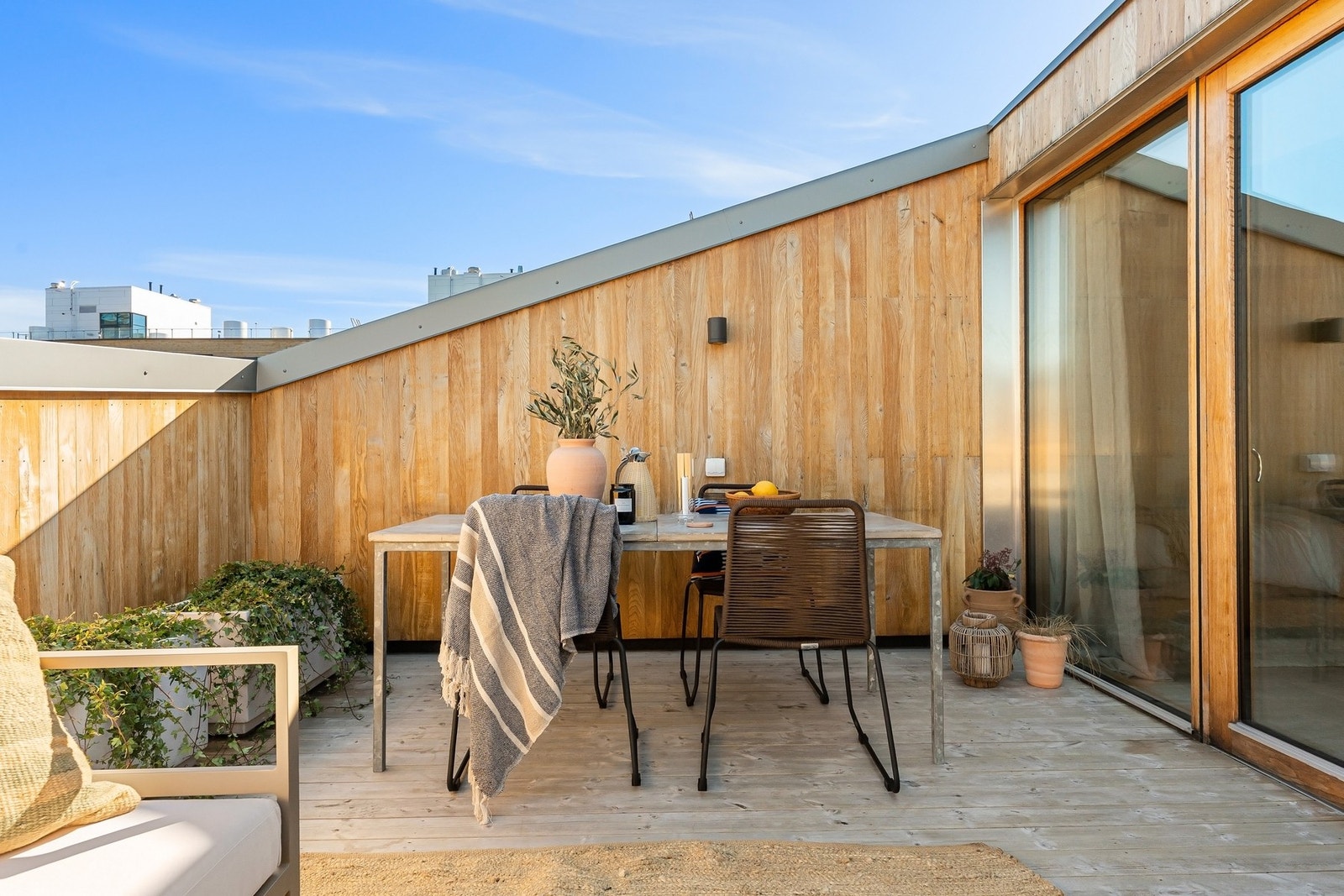 Takterrassen har også adkomst fra det ene soverommet. Galleribilde