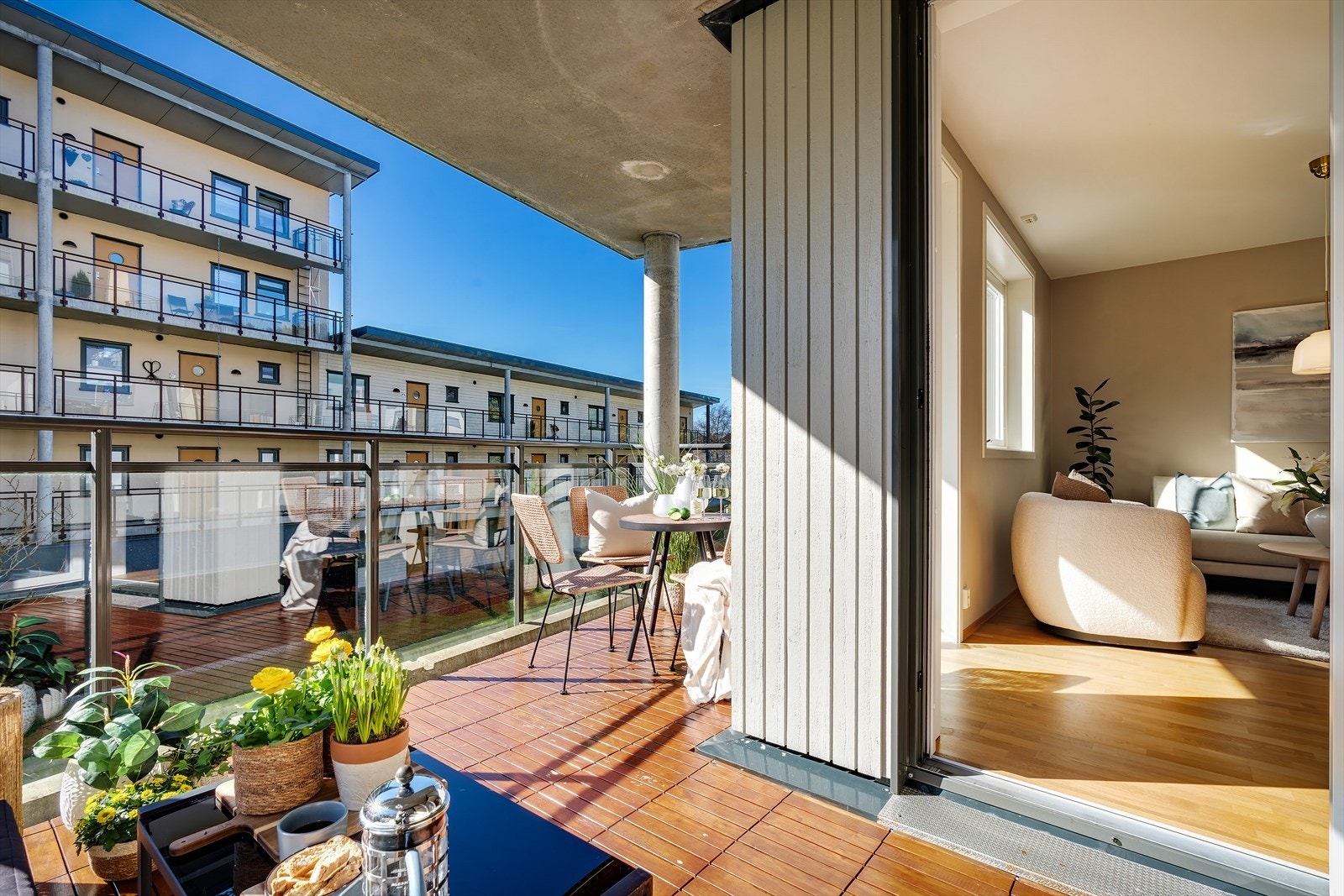 - Balkongen måler 12,3 m² - Galleribilde