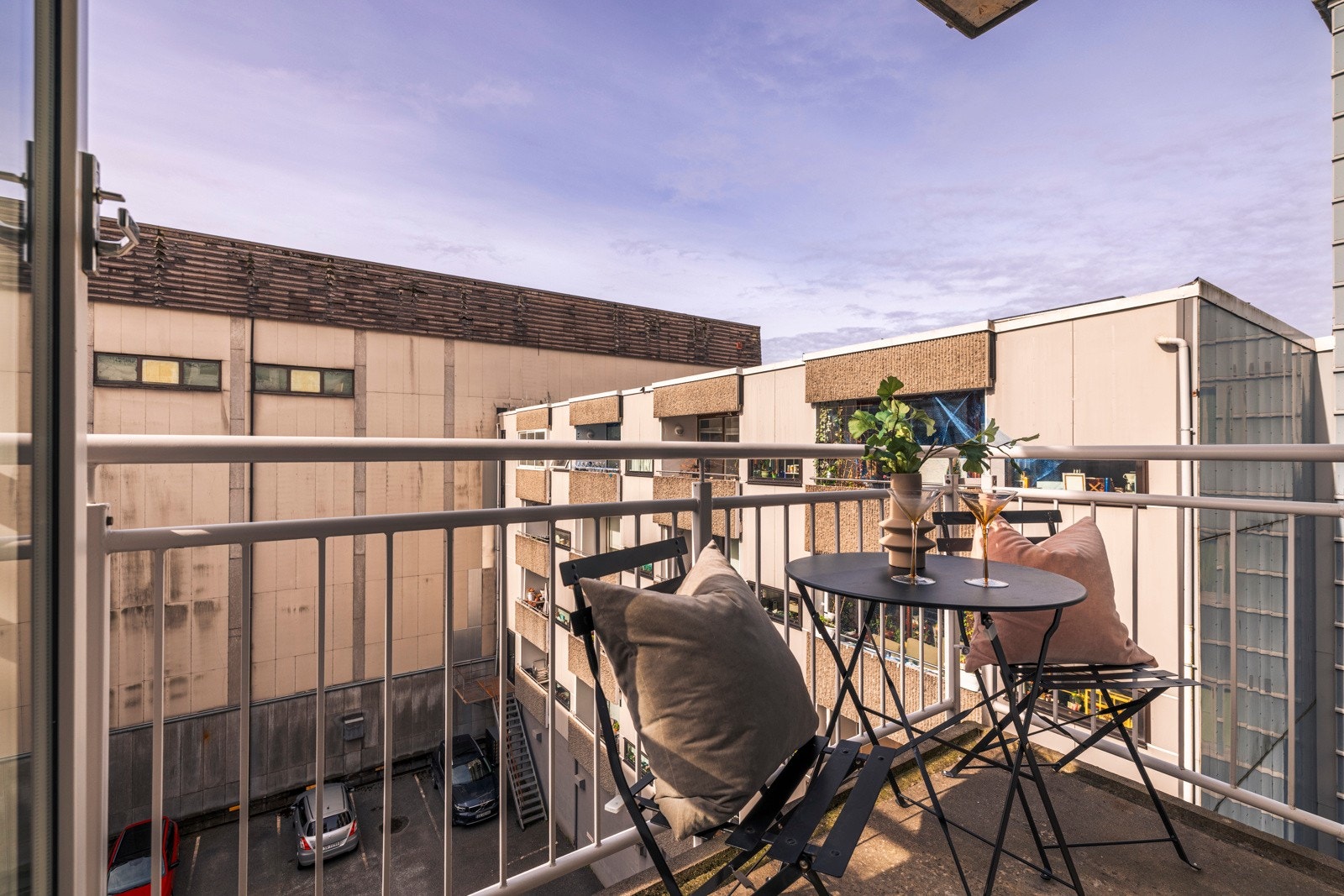 Balkongen har sol fra formiddag til kveld Galleribilde