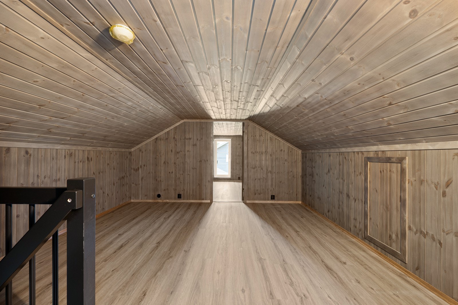 Hems delt inn i flere deler. Galleribilde