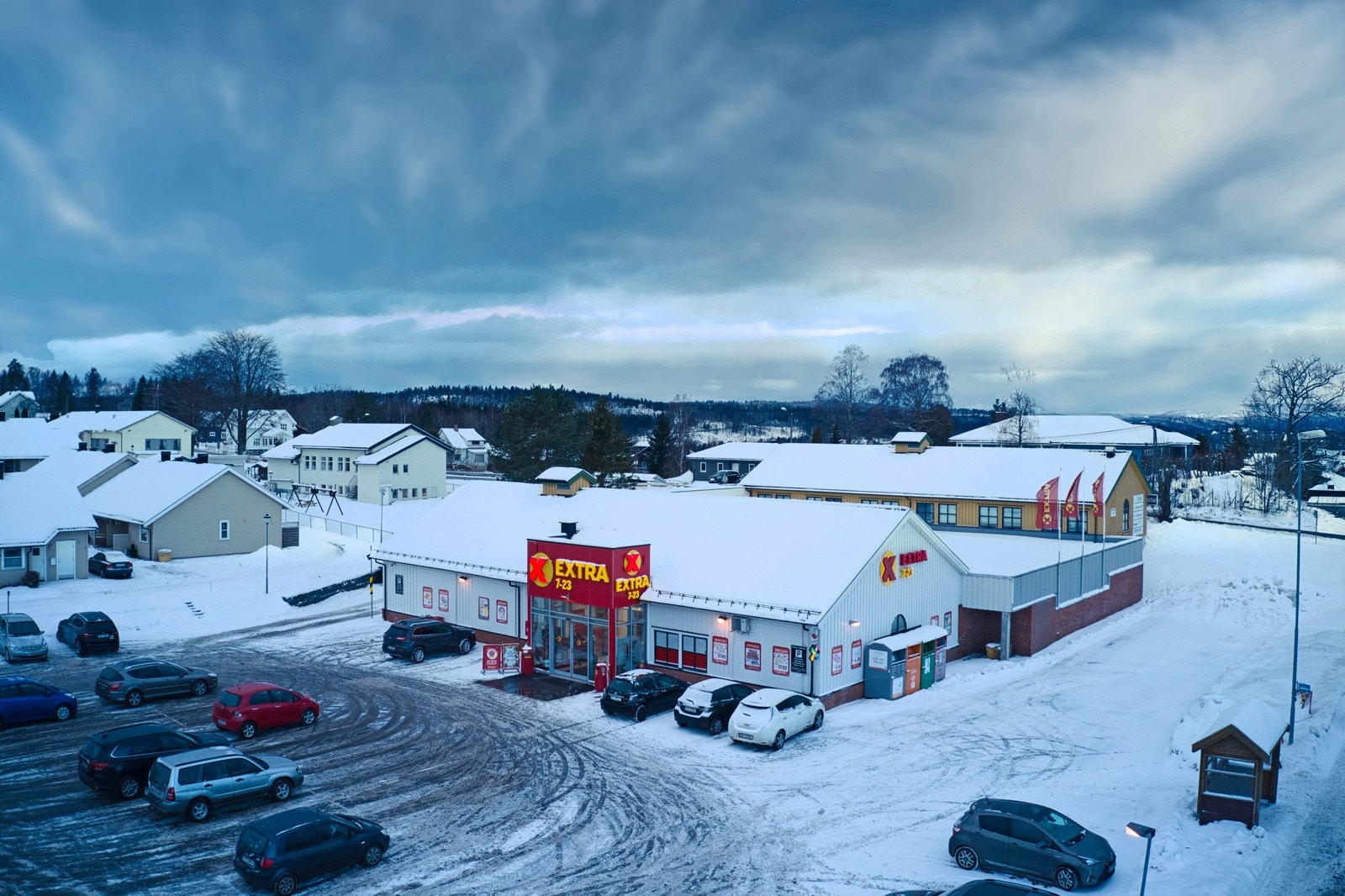 Kun 5 minutters gange fra boligen finner du Extra. Galleribilde