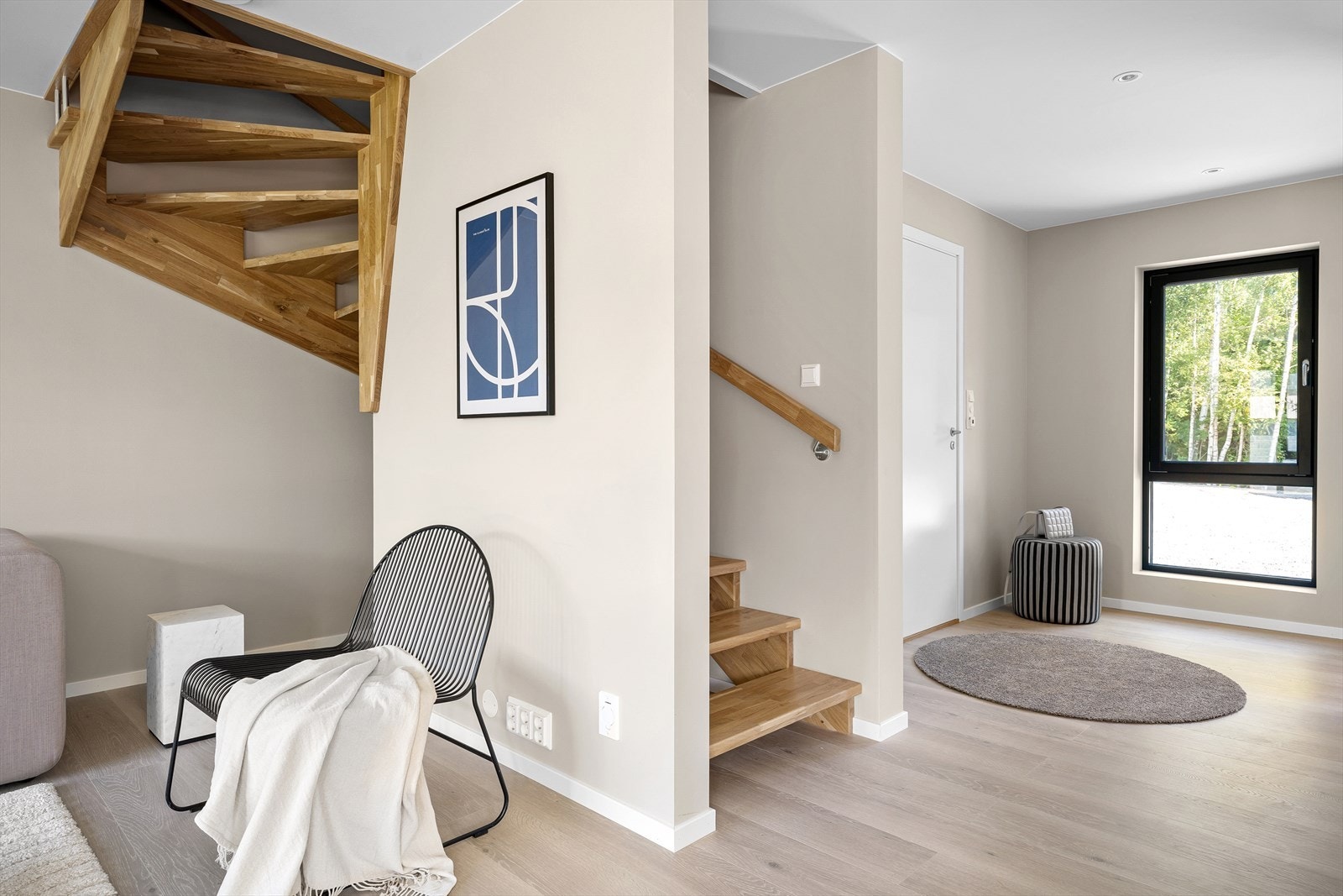 Åpen trapp til 2. etasje. Galleribilde