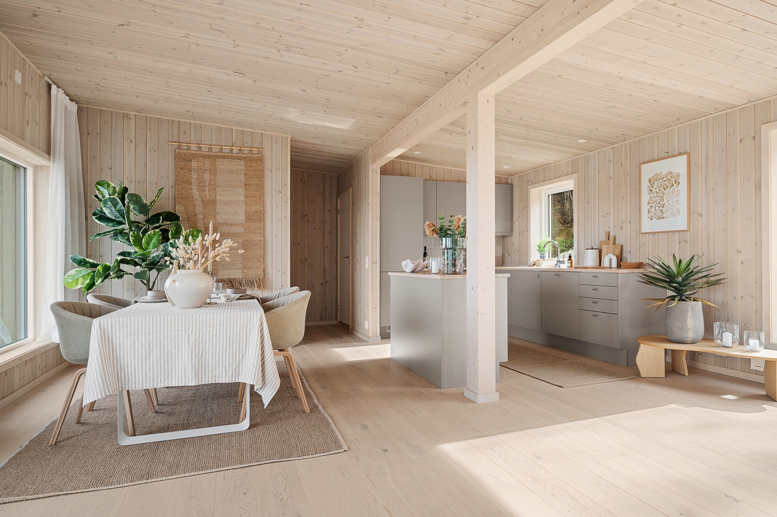 I stua er det avsatt plass til spisegruppe. Galleribilde