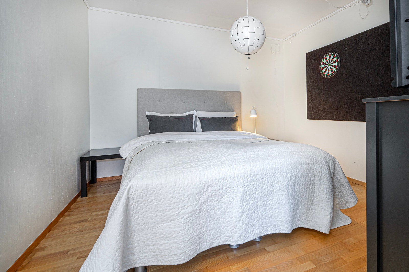 Sovealkove i kjeller. Galleribilde