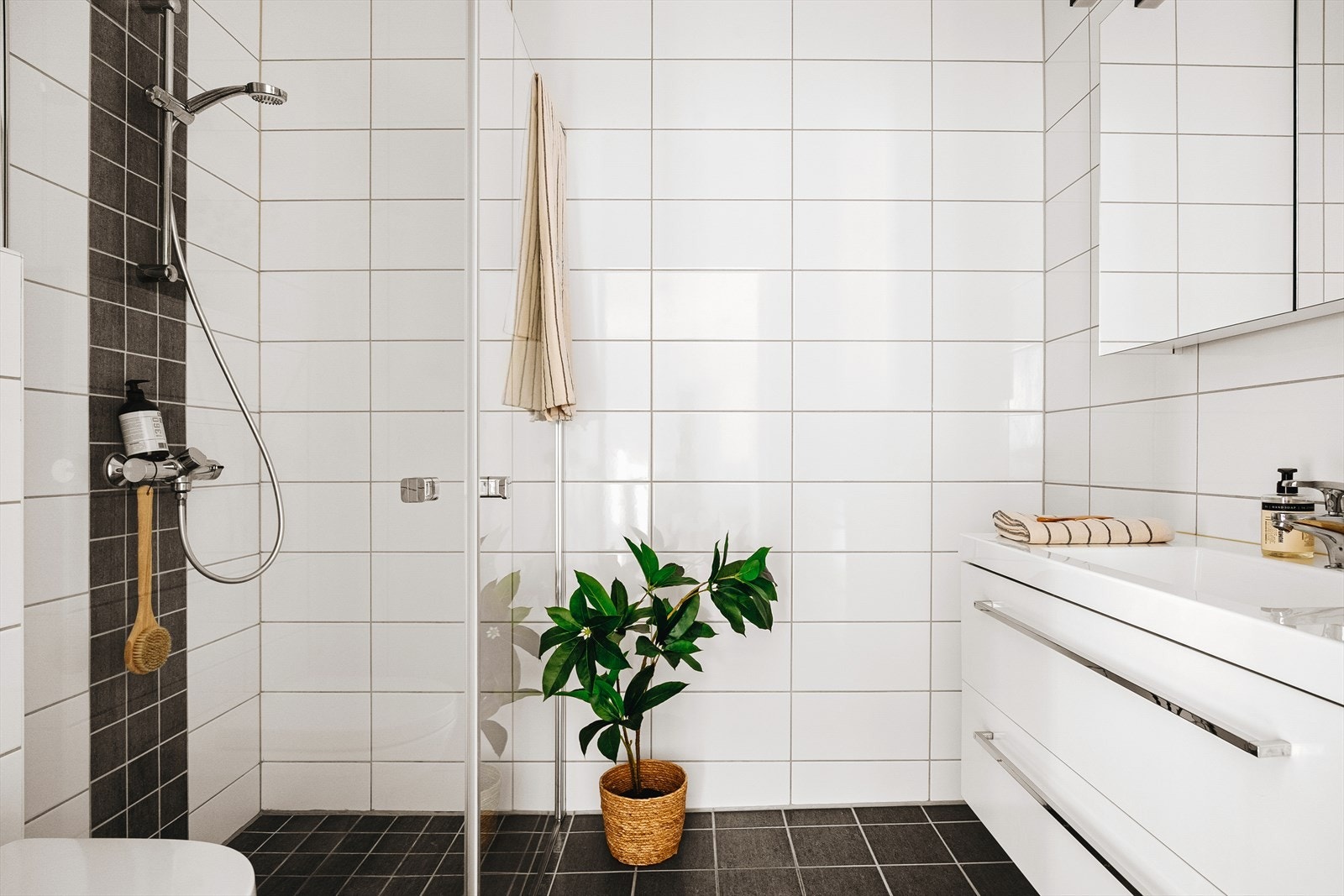 Videre kommer du inn til et av badene i 2.etasje. Galleribilde