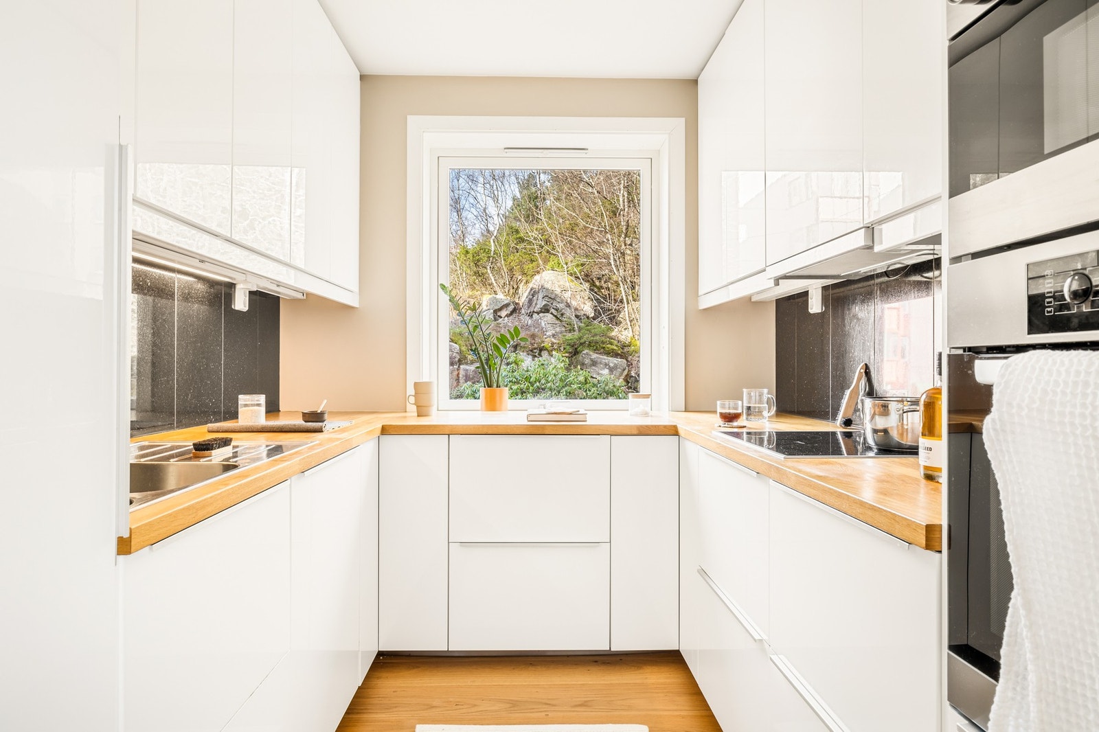Kjøkken er levart av IKEA og er fra 2013. Galleribilde