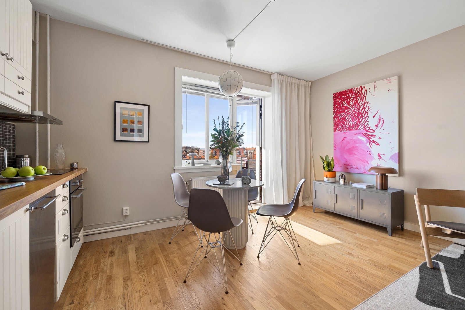 Samtidig har du en funksjonell planløsning som gir deg mulighet til å innrede i ulike soner. Galleribilde