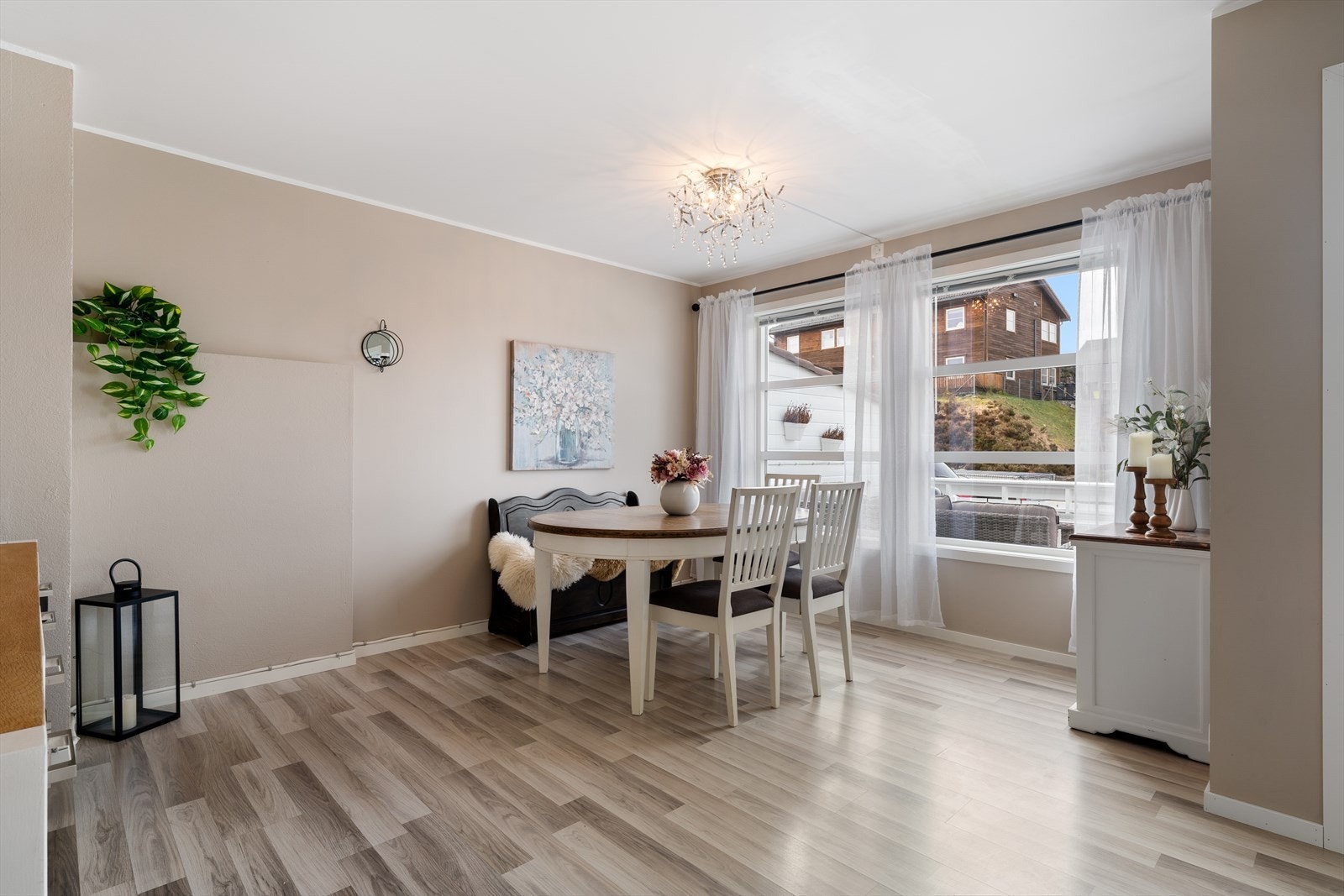 - Boligen har et BRA-i på 109m² fordelt over 2 plan - Galleribilde