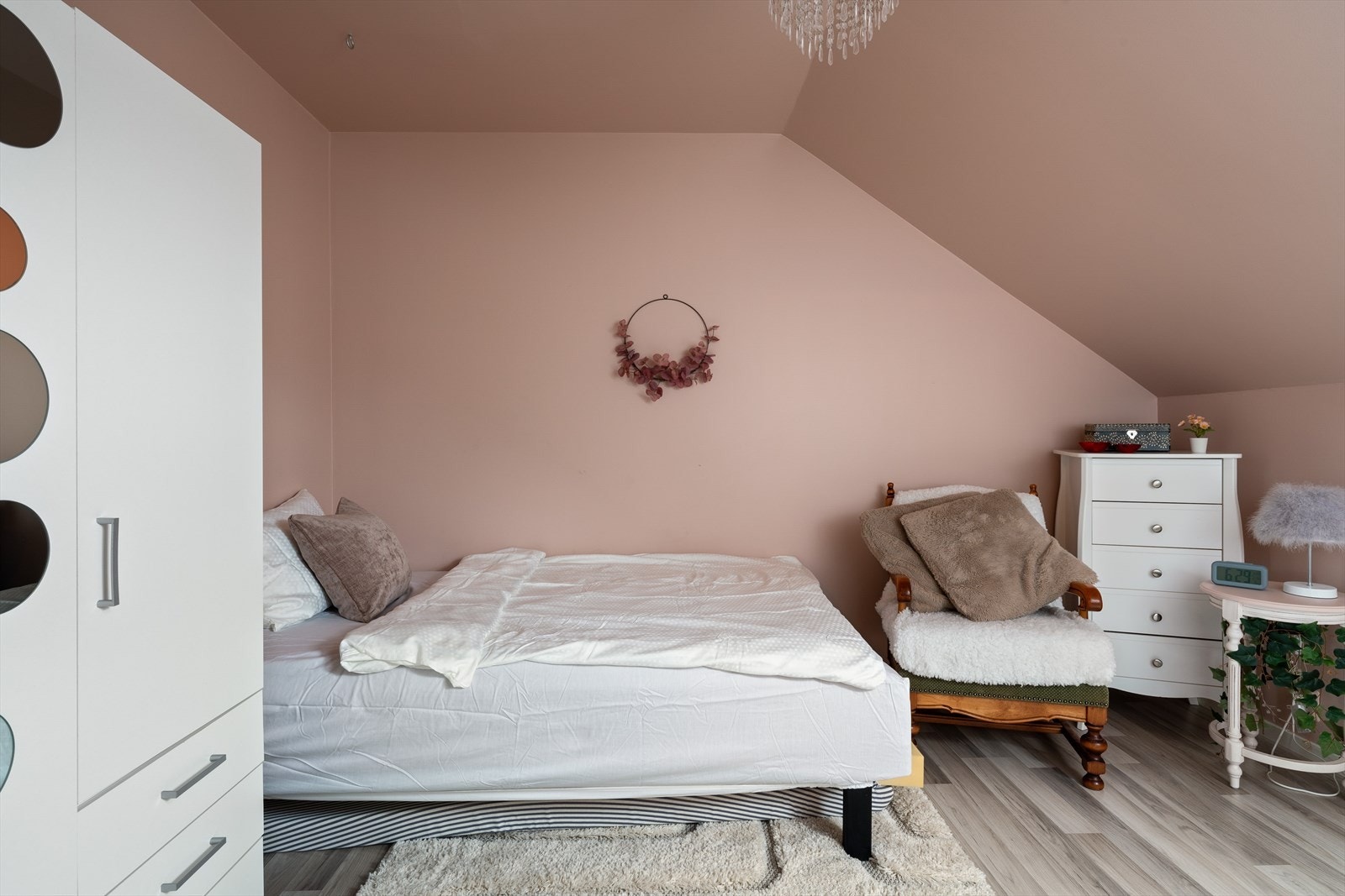 - Soverom 4 måler 10m² (ikke godkjent for varig opphold iht. byggetegninger) - Galleribilde