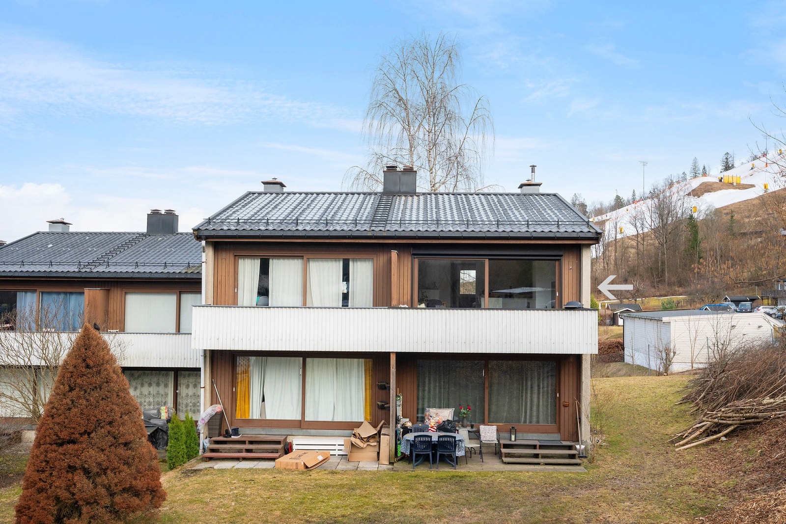 Fasade - Boligen er en del av et sameie med 15 seksjoner Galleribilde