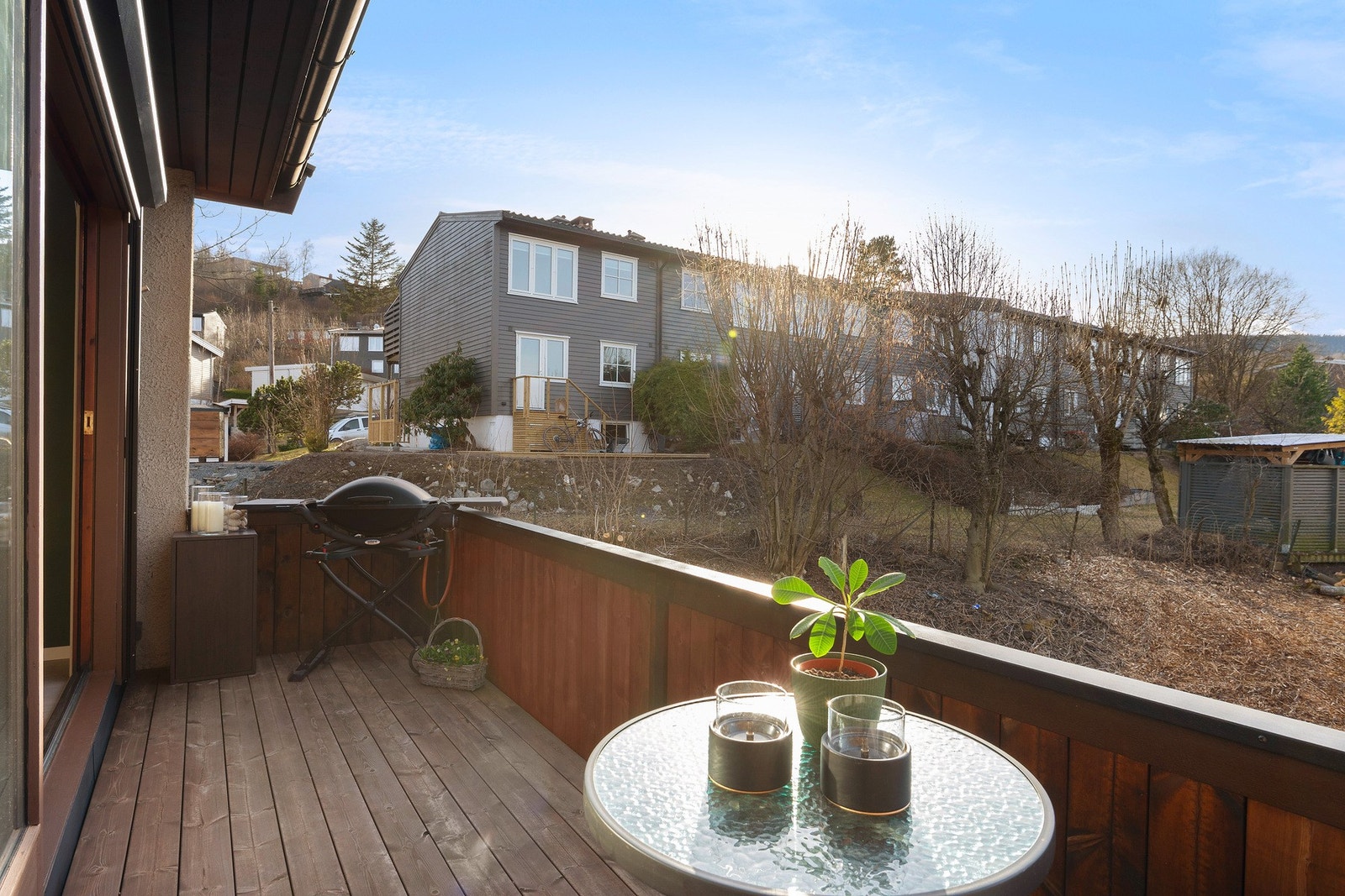 Fra stuen har du adkomst til boligens uteplass Galleribilde