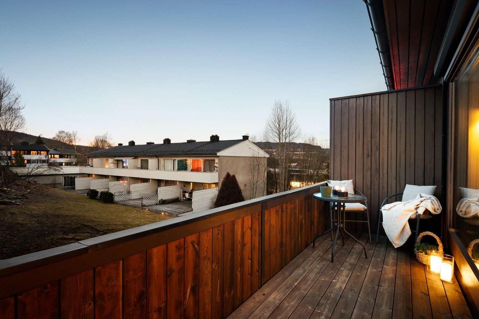 Dette er en lys og gjennomgående 2-roms leilighet på populære Vøyenenga med vestvendt balkong og moderne standard Galleribilde