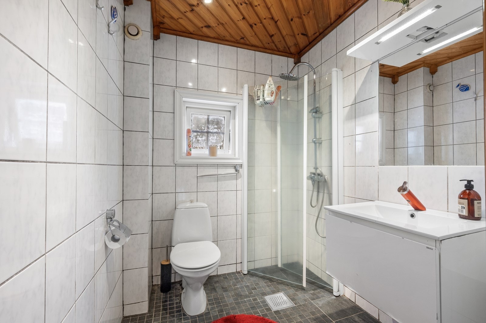 AnnetBad / wc i 2. etasje Galleribilde