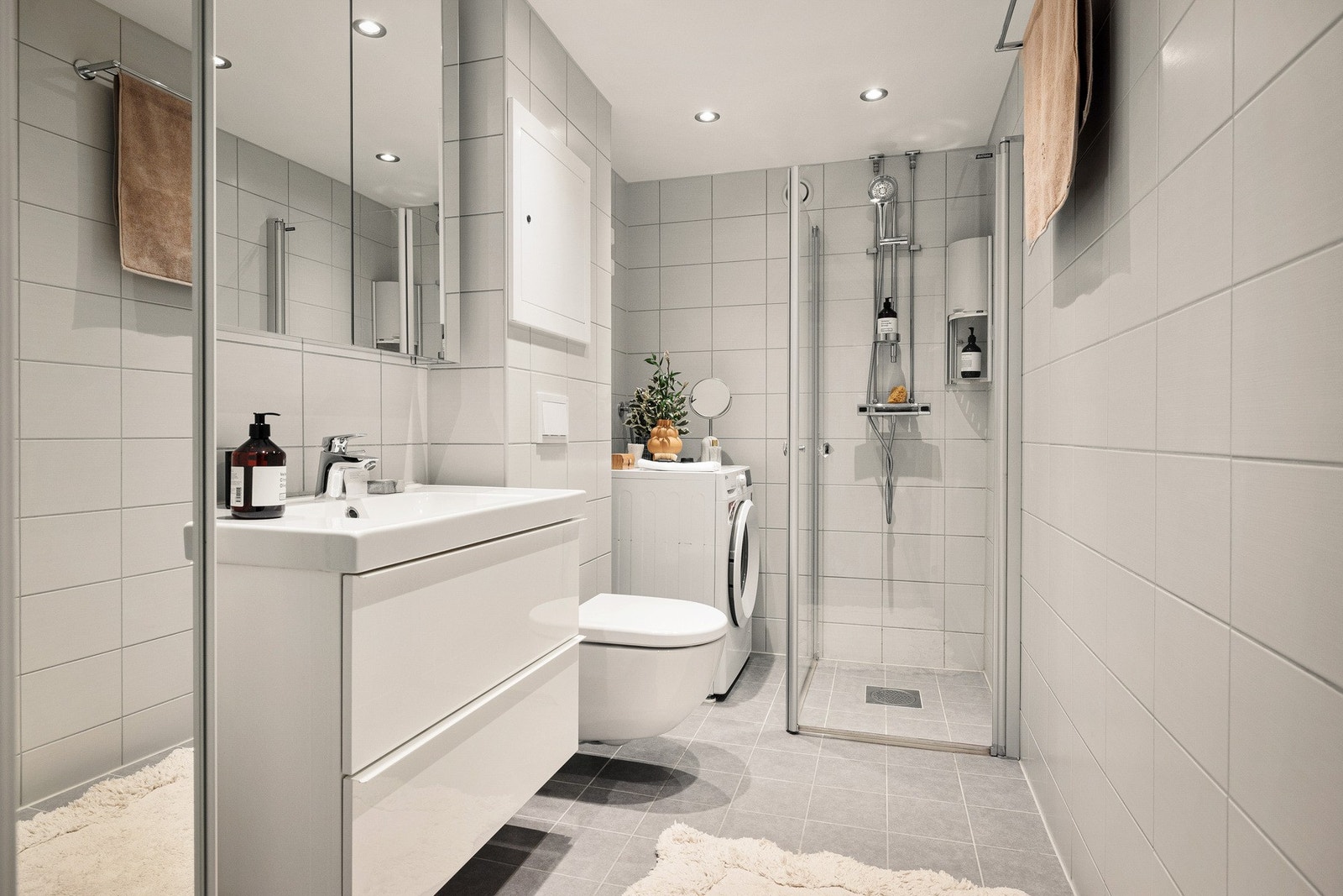 Badet er også et høydepunkt i leiligheten. I 2018 ble badet renovert i borettslagets regi. Galleribilde