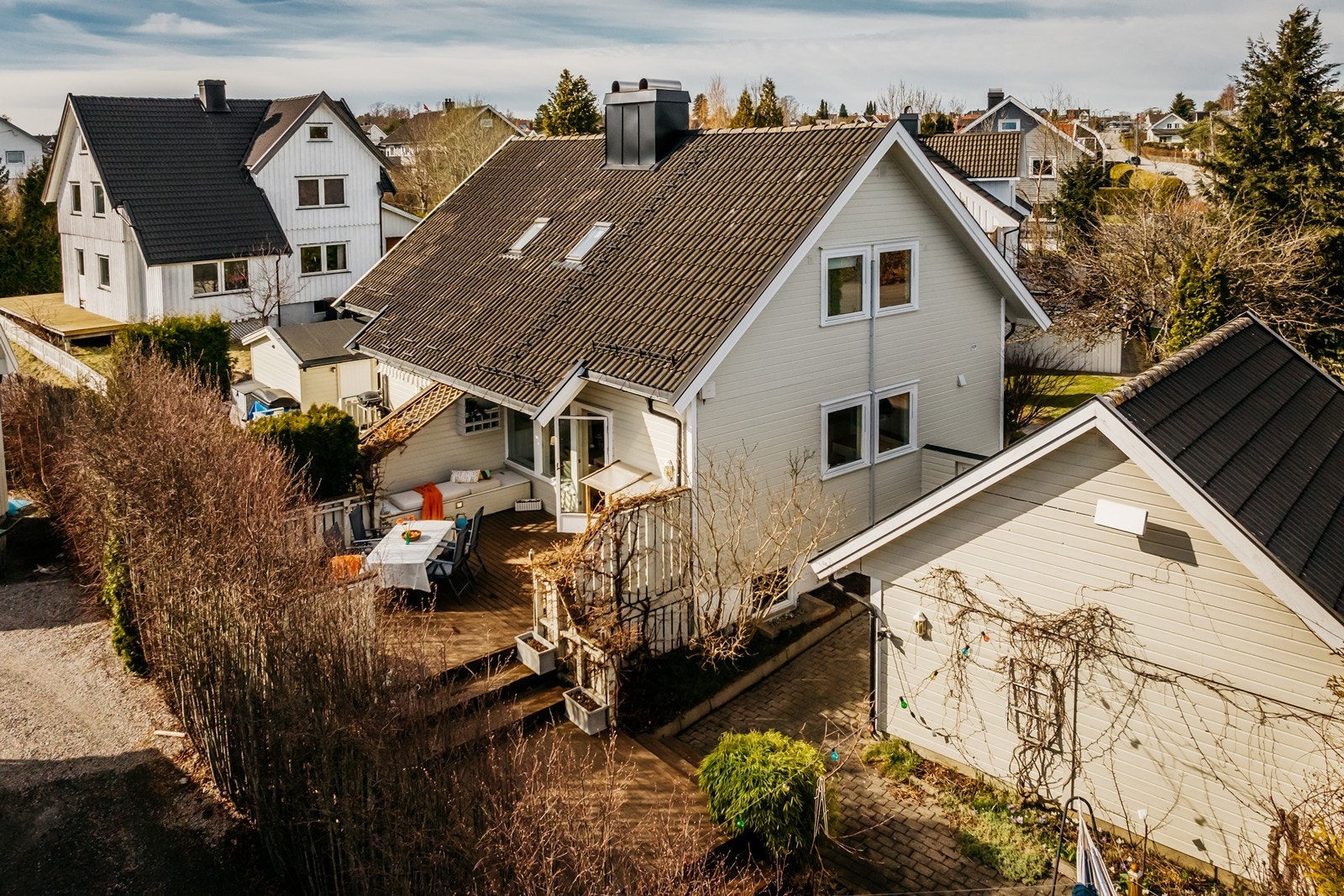 VELKOMMEN TIL MOVEIEN 90B Galleribilde