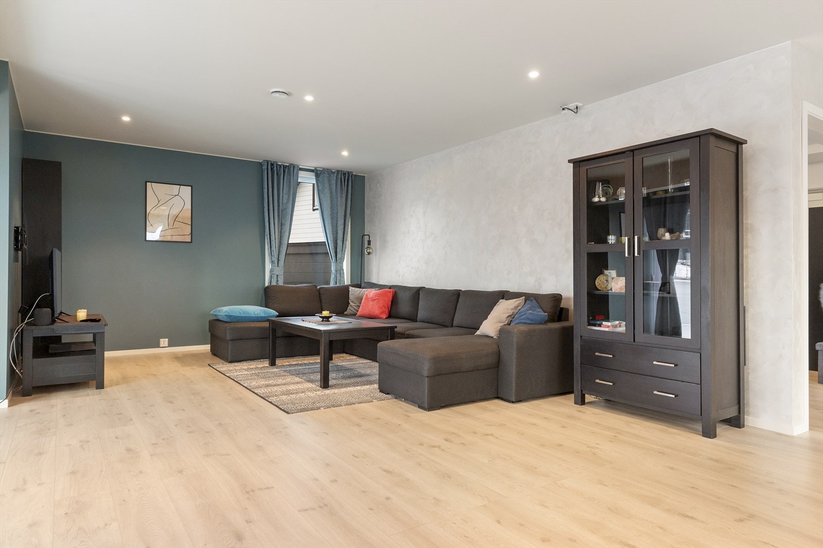 Boligen ble oppført i 2019 og nyter godt av moderne standard. Galleribilde