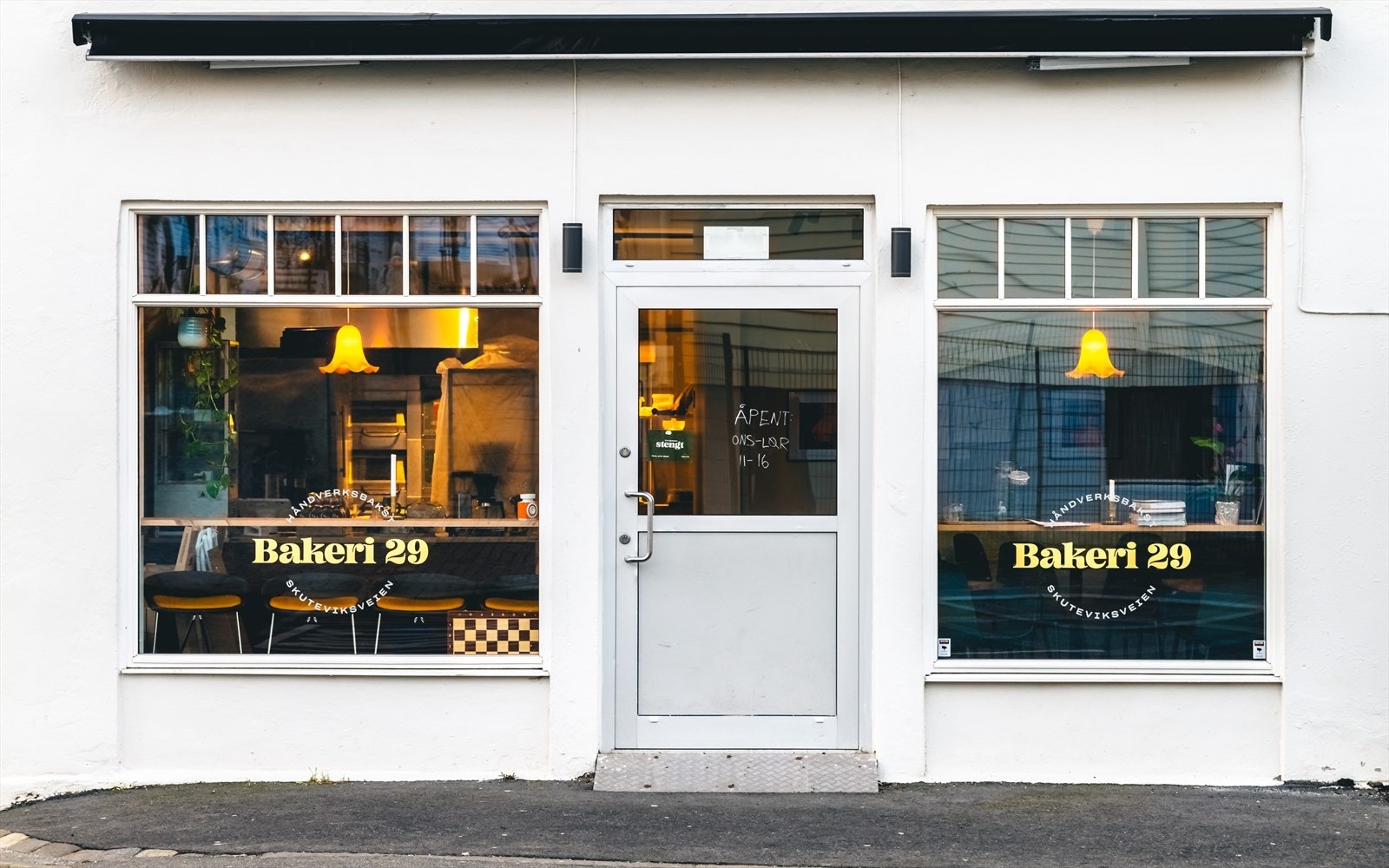 - I Skuteviken ligger Bakeri 29, som byr på koselig stemning og smakfulle boller - Galleribilde