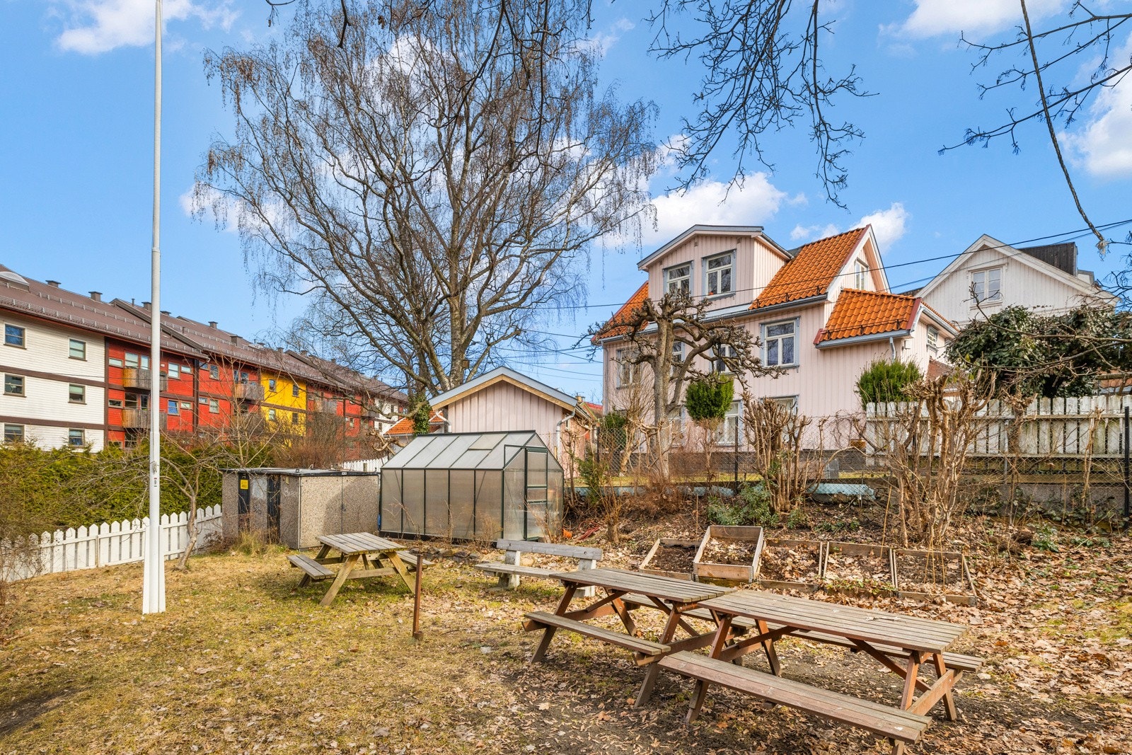 Fellesareal på borettslagets eiendom. Galleribilde