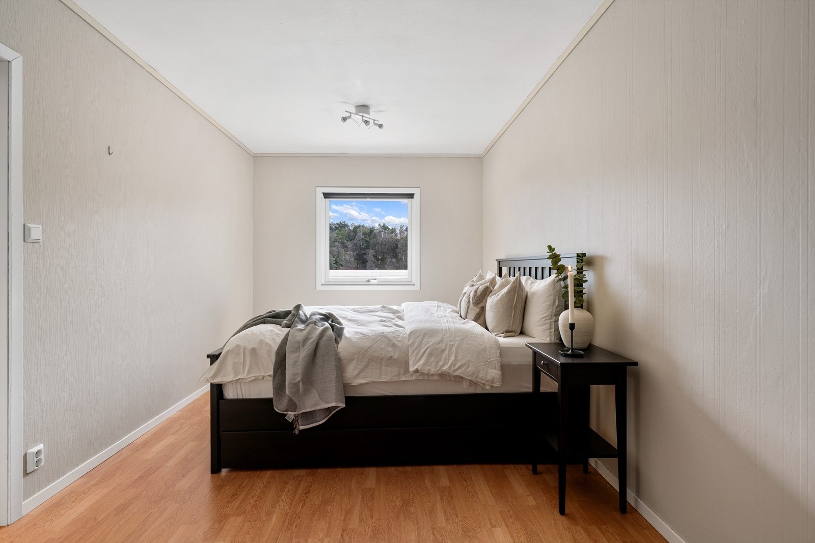 - Soverom 1 måler 16,7m² - Galleribilde