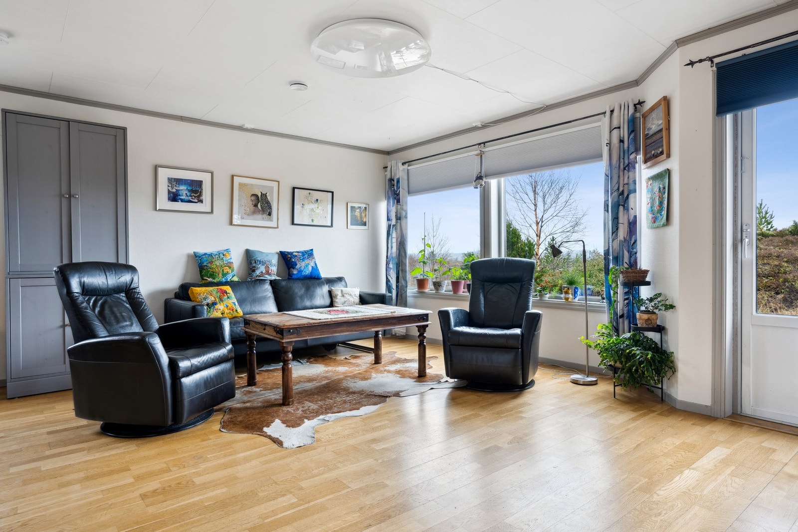 Stue/kjøkken i åpen løsning Galleribilde